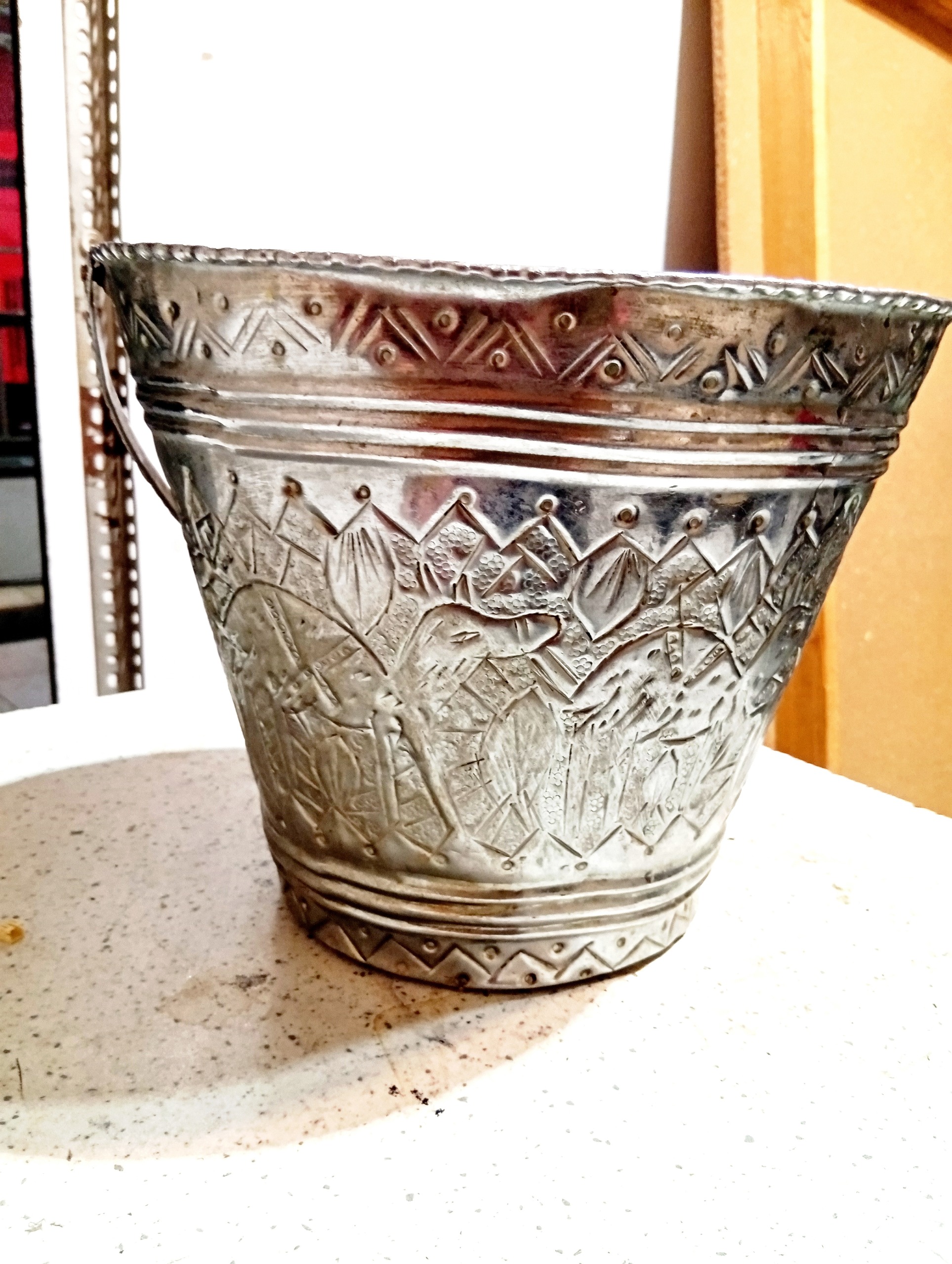 سطل برنجی درحدنو