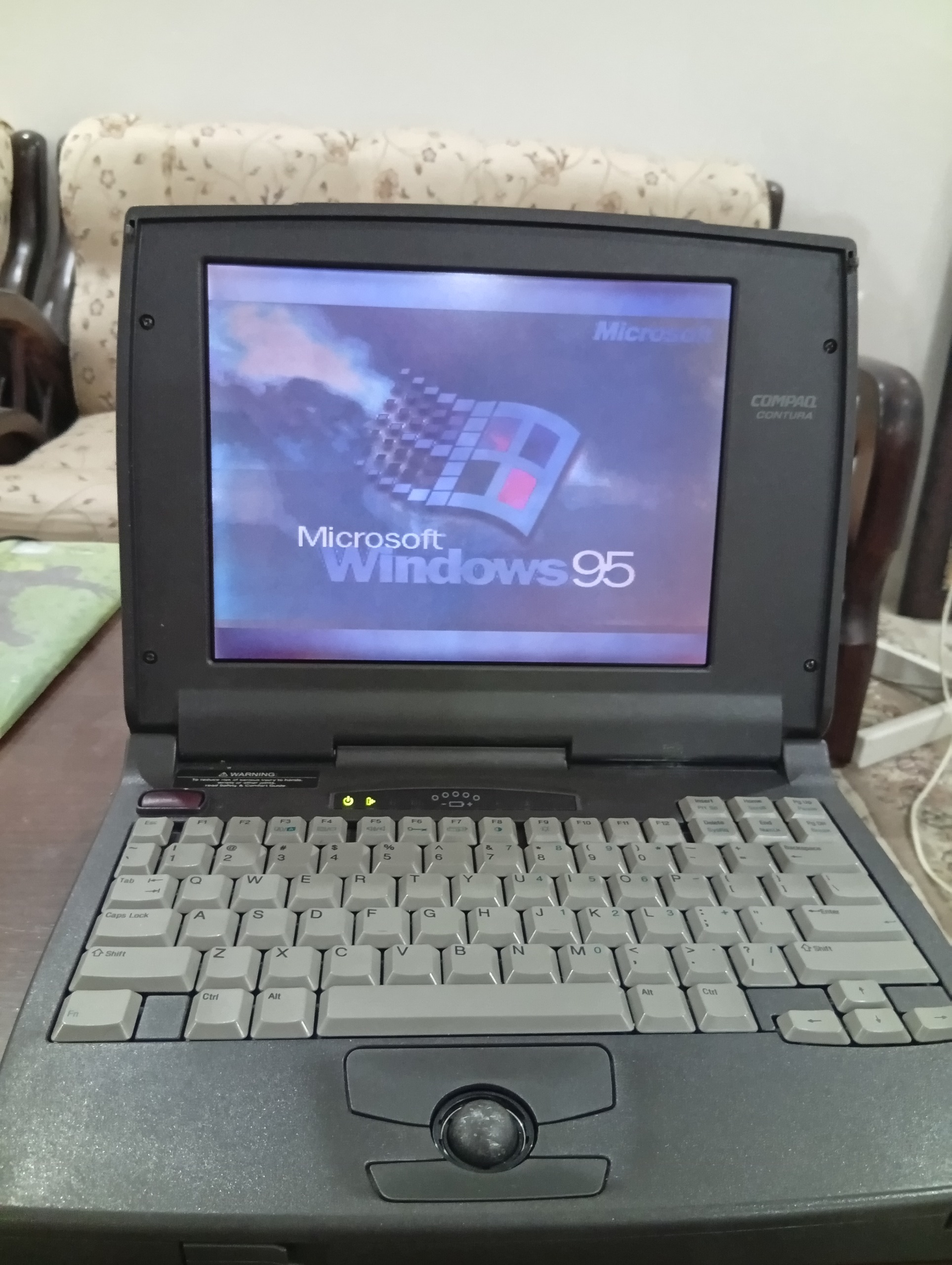 لپ تاپ قدیمی سالم