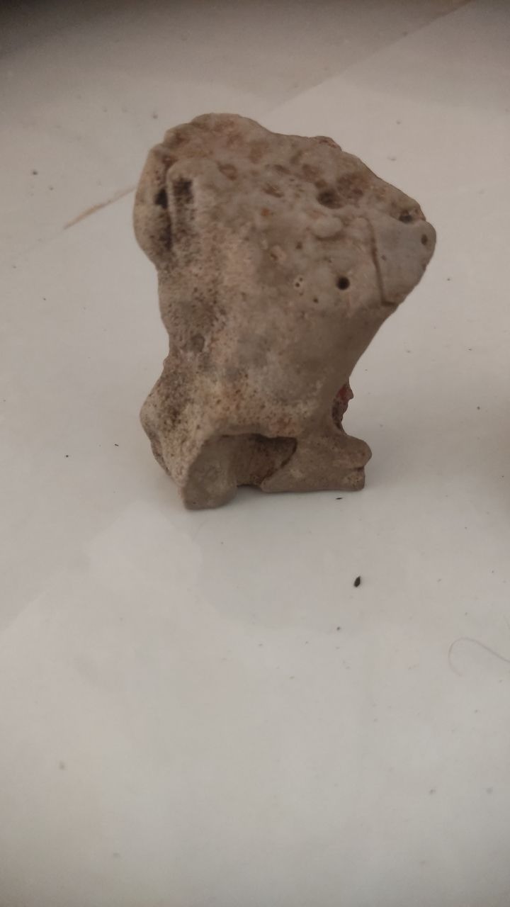 سنگ معیوب وزیبا