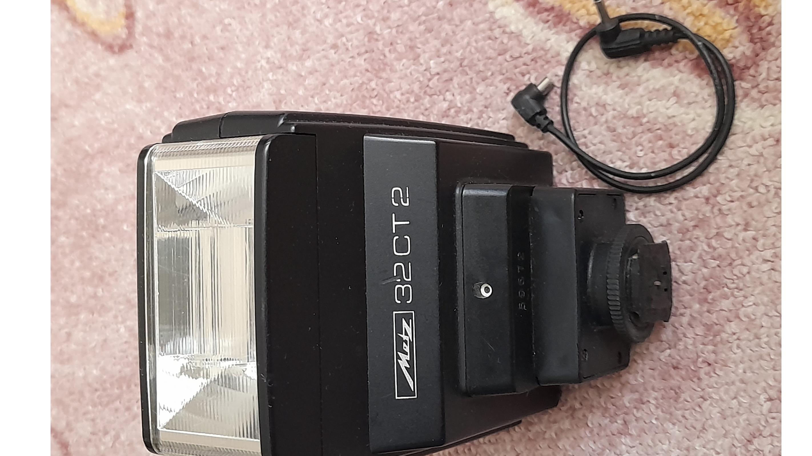 فلاش METZ مدل 32CT2 کلکسیونی نیاز به تعمیر