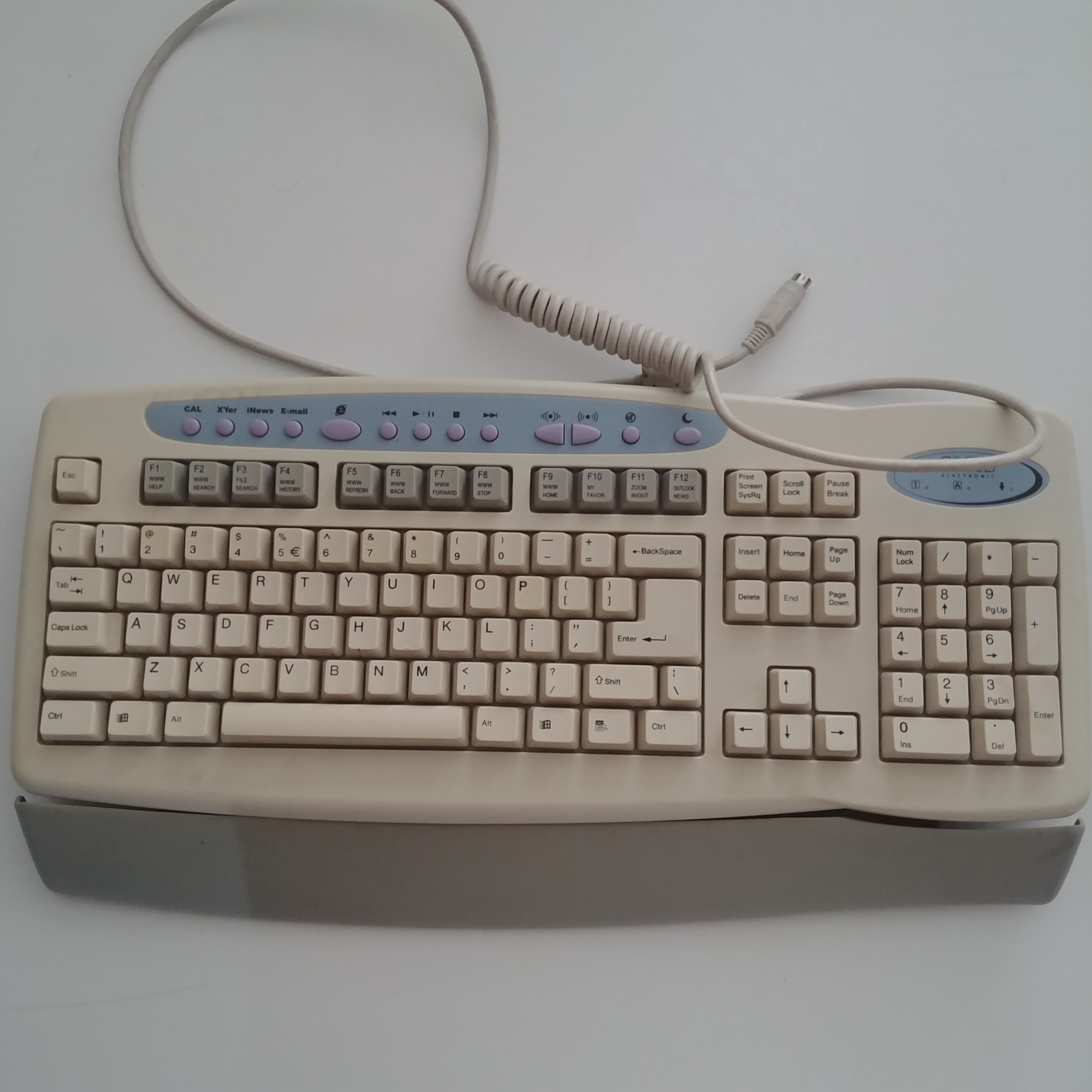 کیبورد آنتیک پایه دار نیمه مکانیکال PS2