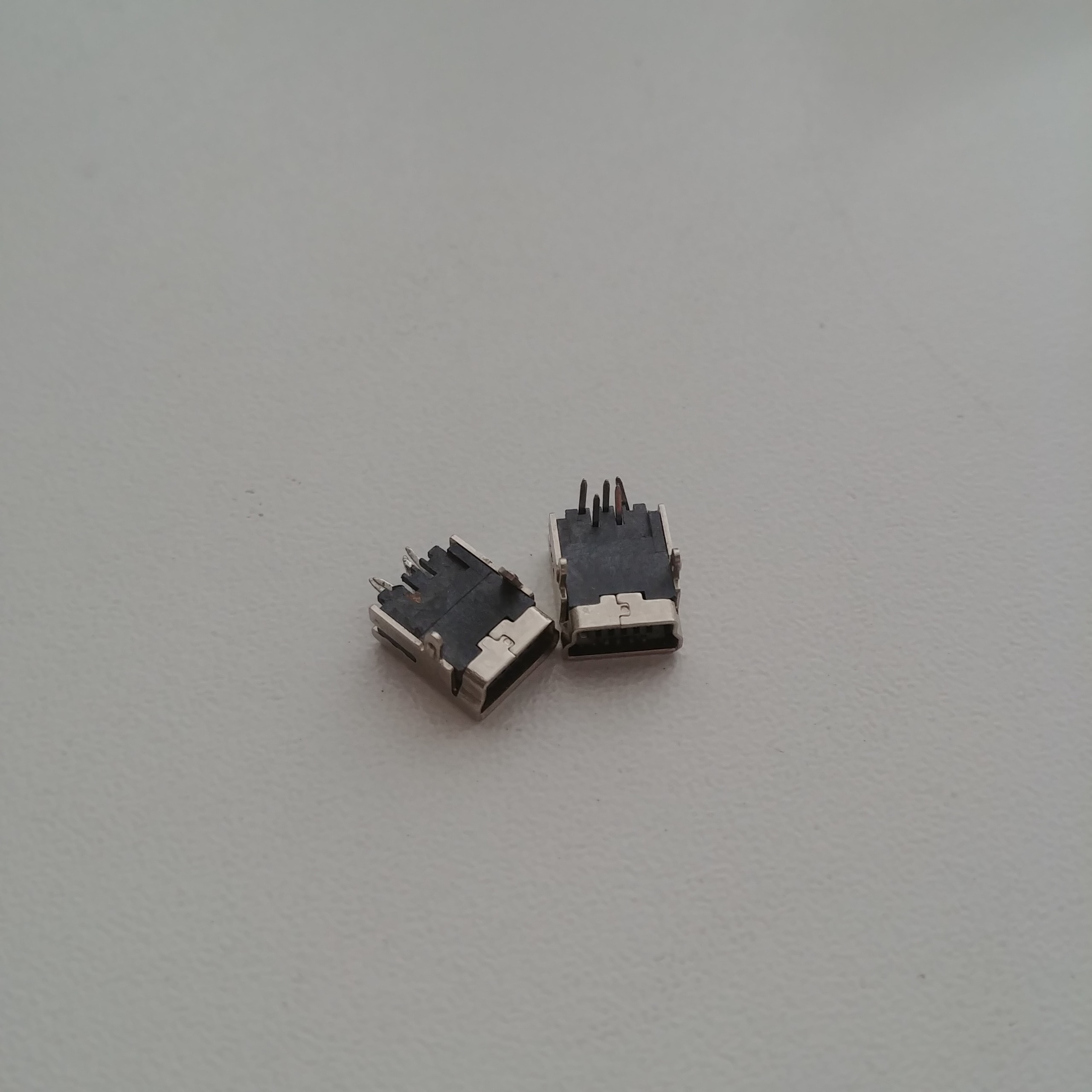 سوکت تعویضی مینی یو اس بی ذوزنقه ای Mini USB
