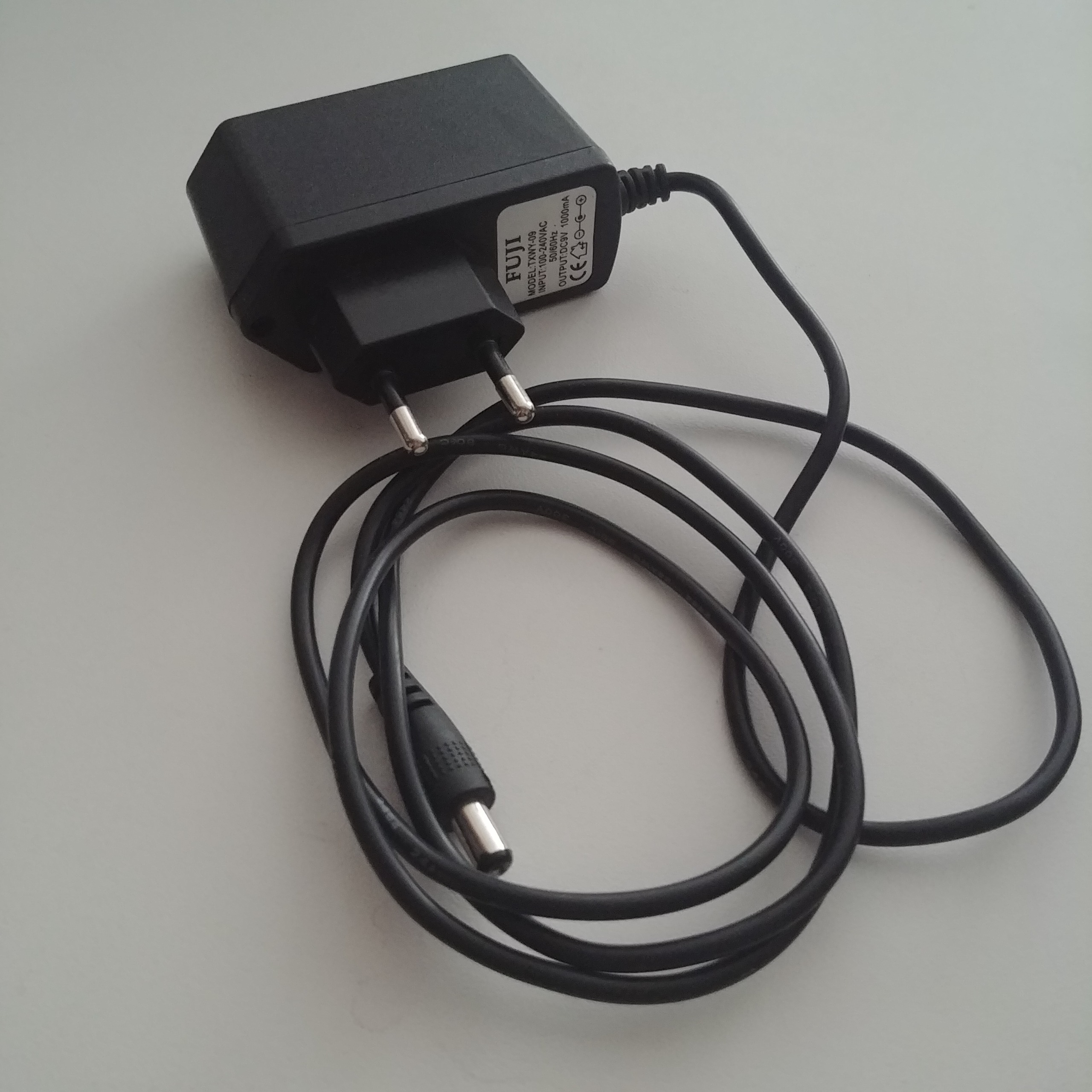 آداپتور FUJI 9V 1A کد 0446