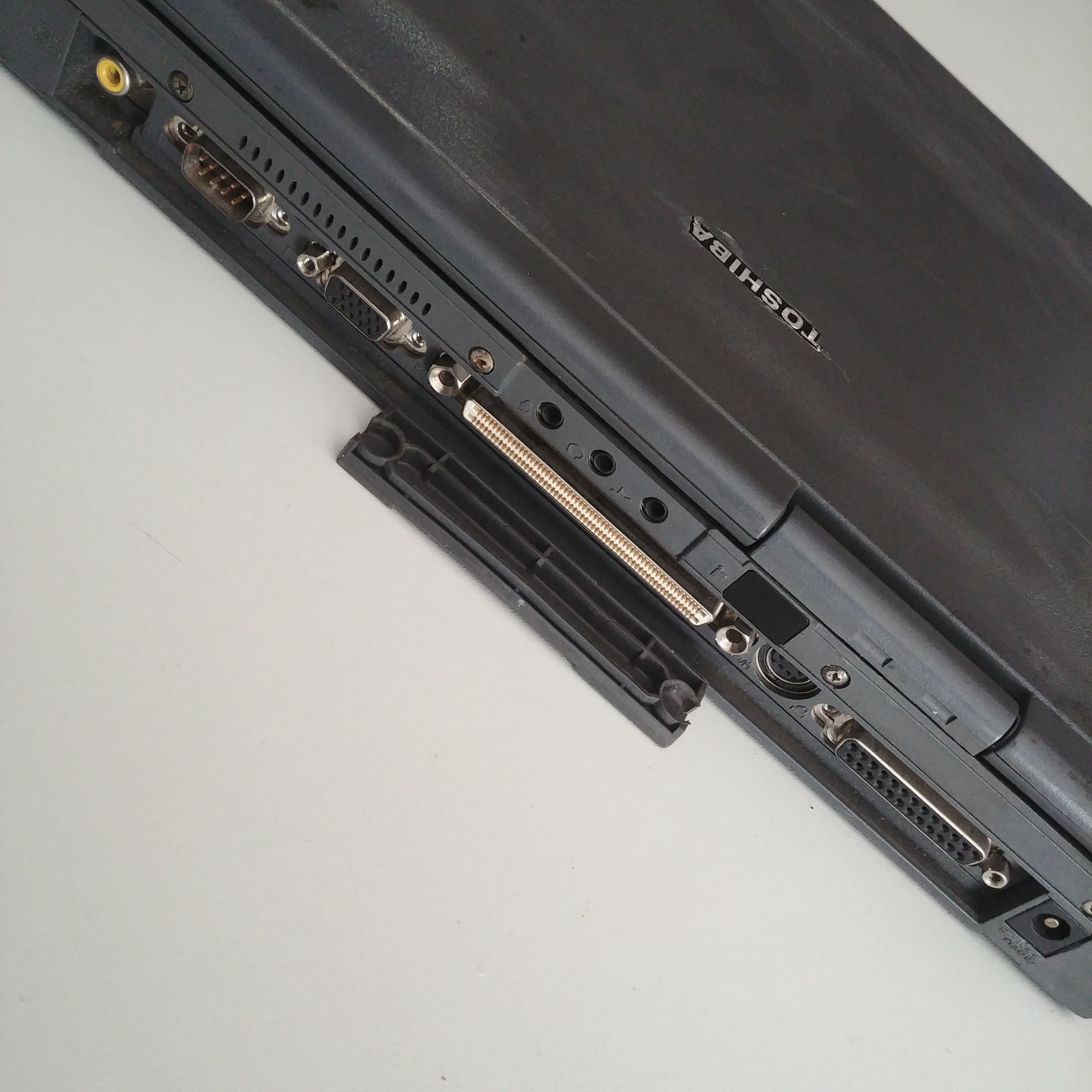 لپ تاپ توشیبا SDRam با پورت های بسیار کارآمد
