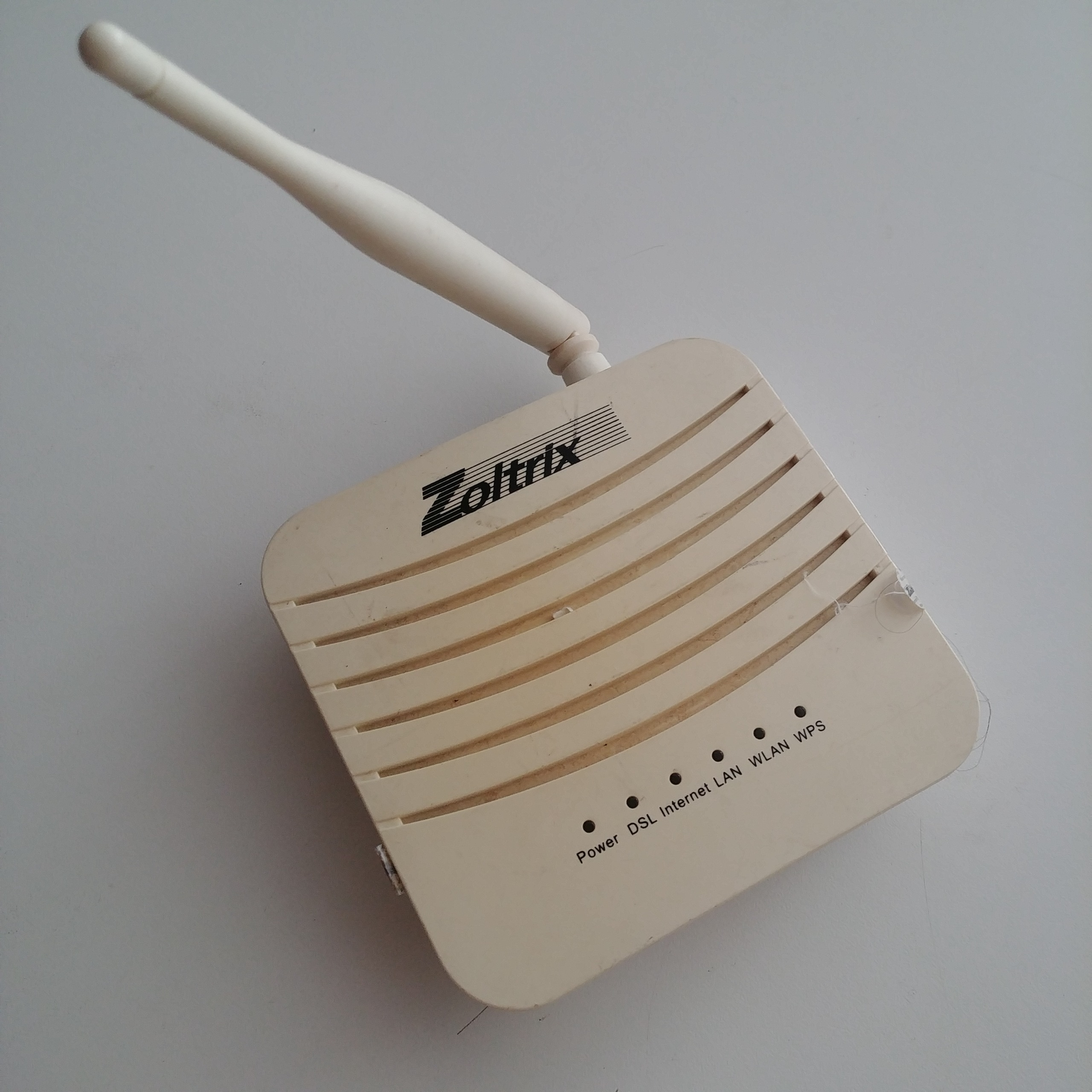 مودم Zoltrix مدل ZX616 تک آنتن و سفید 0469
