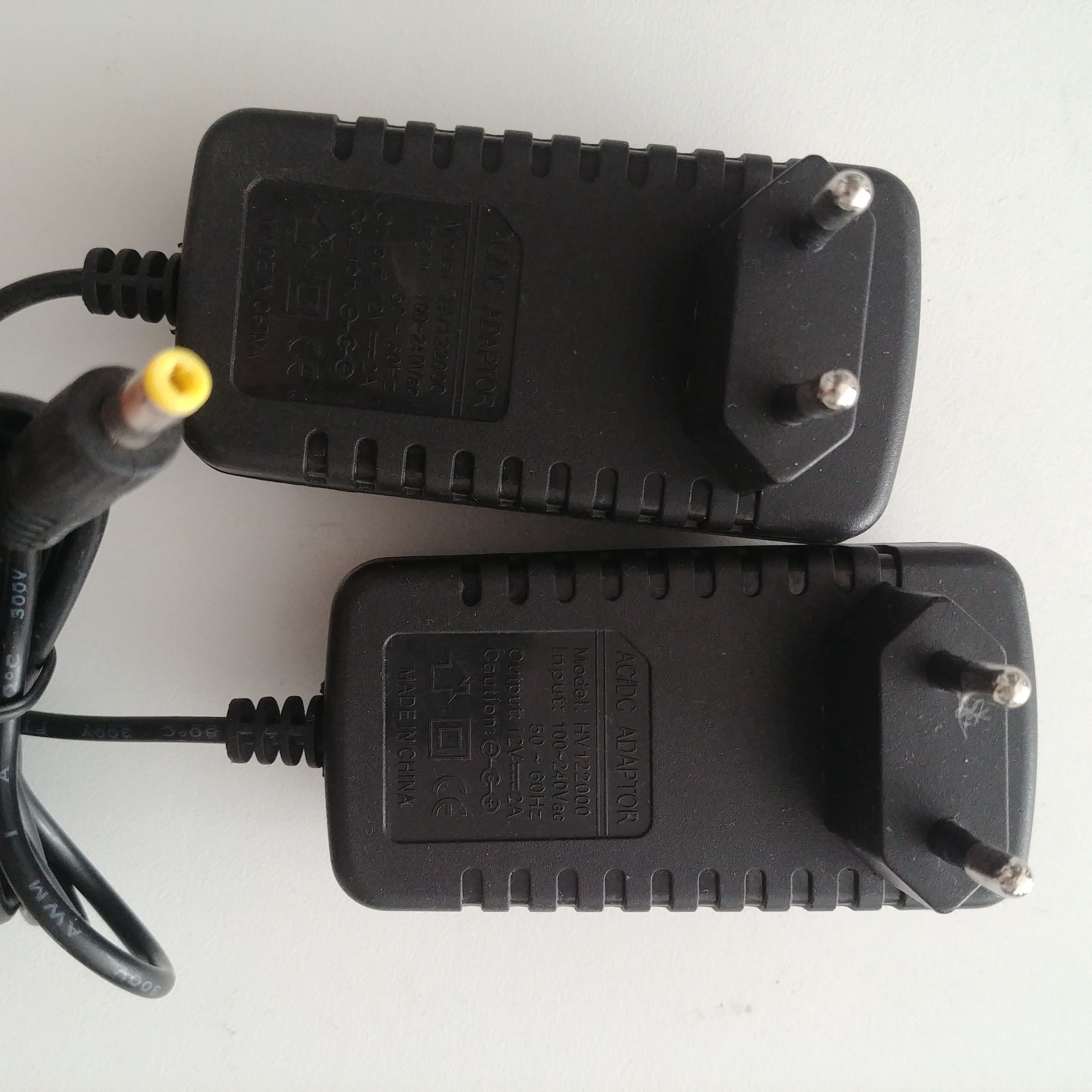 آداپتور 12V 2A سری کوچک تر از نرمال کد 0471