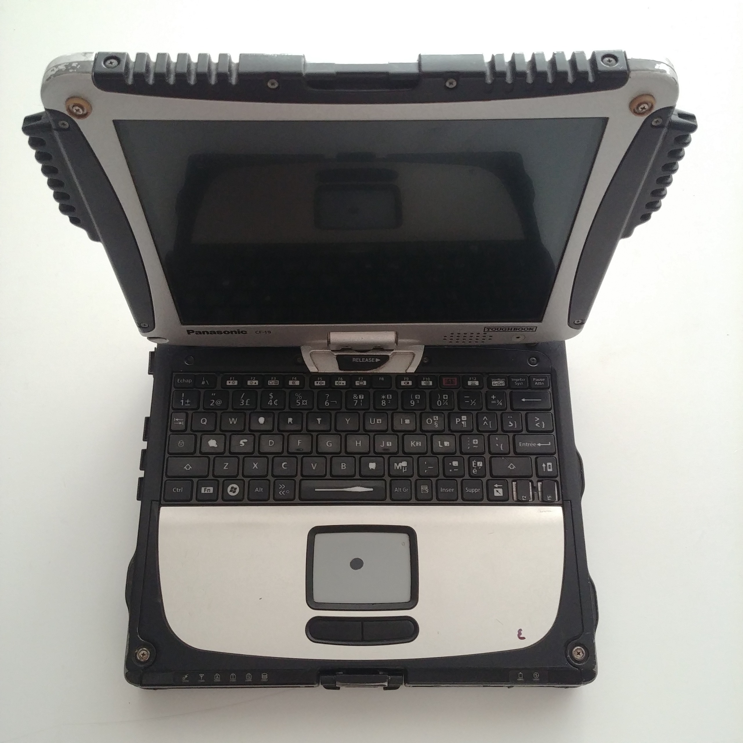 لپ تاپ پاناسونیک نظامی CF-19 نسل2 0484