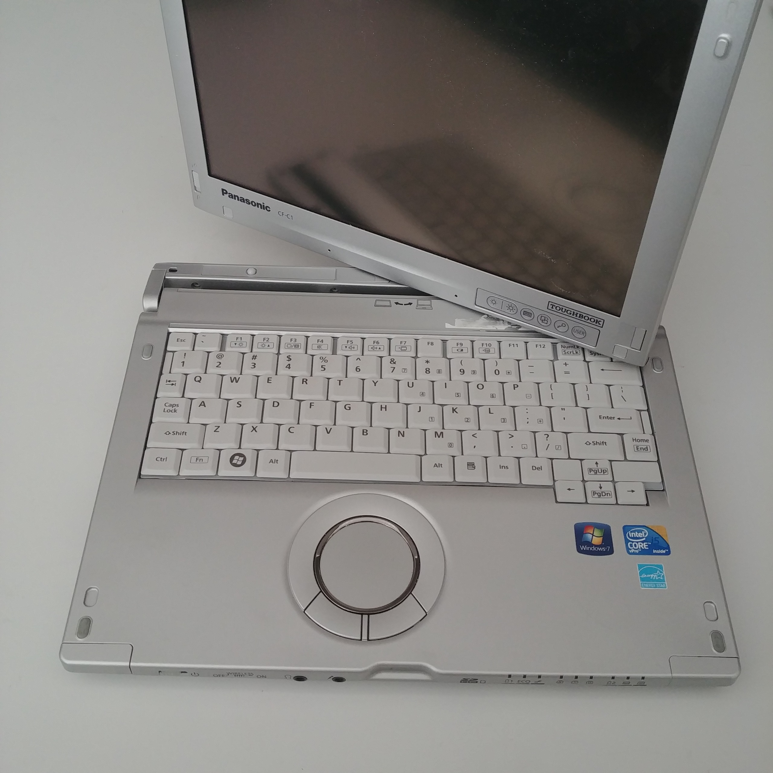 پاناسونیک تبلتی i5 تاچ، با SSD و بسیار سبک 0386/4