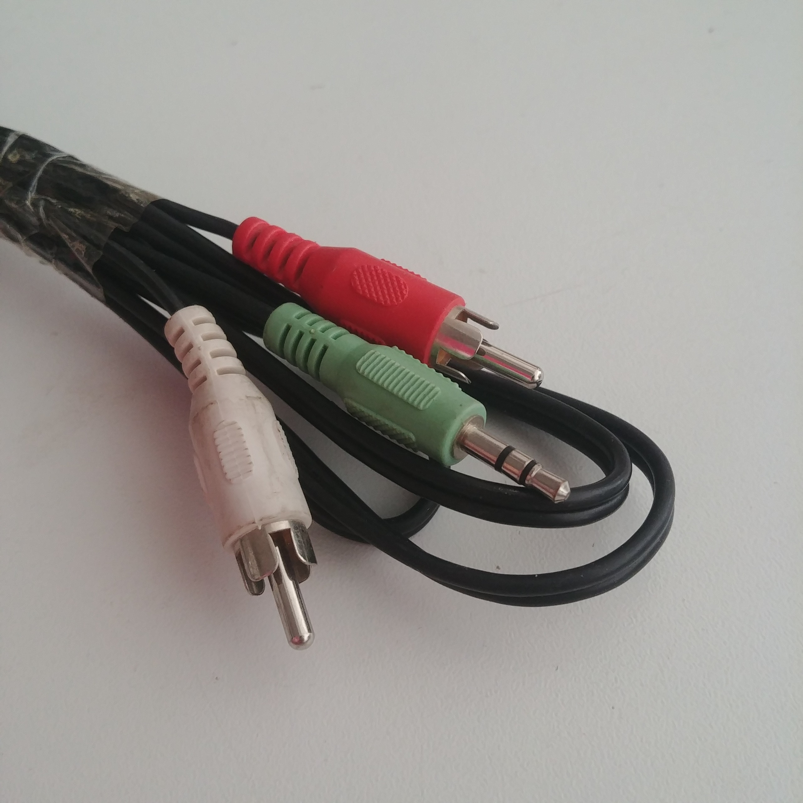 Aux stereo male to dual RCA male