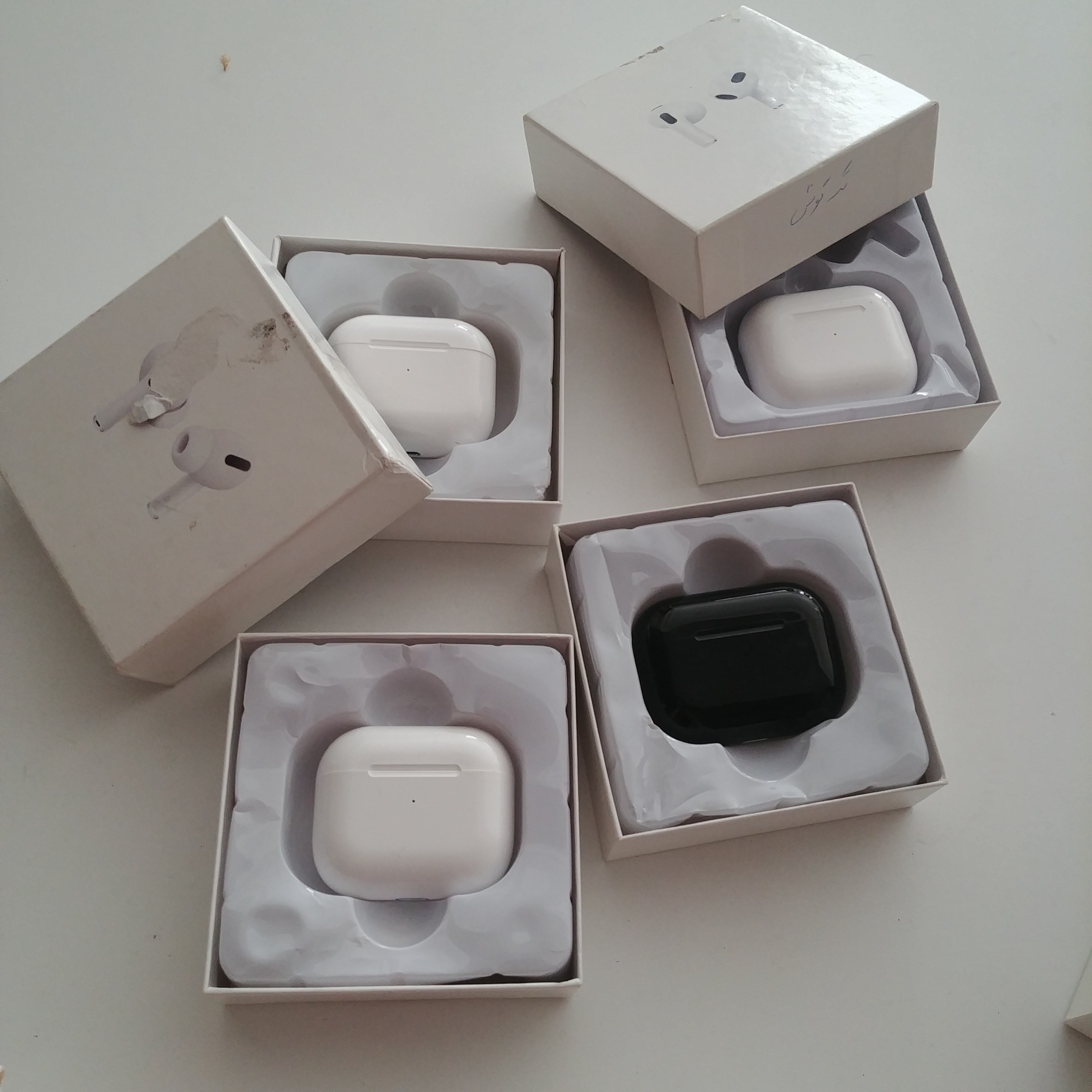 ایرپادزهای آکبند معیوب مرجوعی با جعبه کد 0469