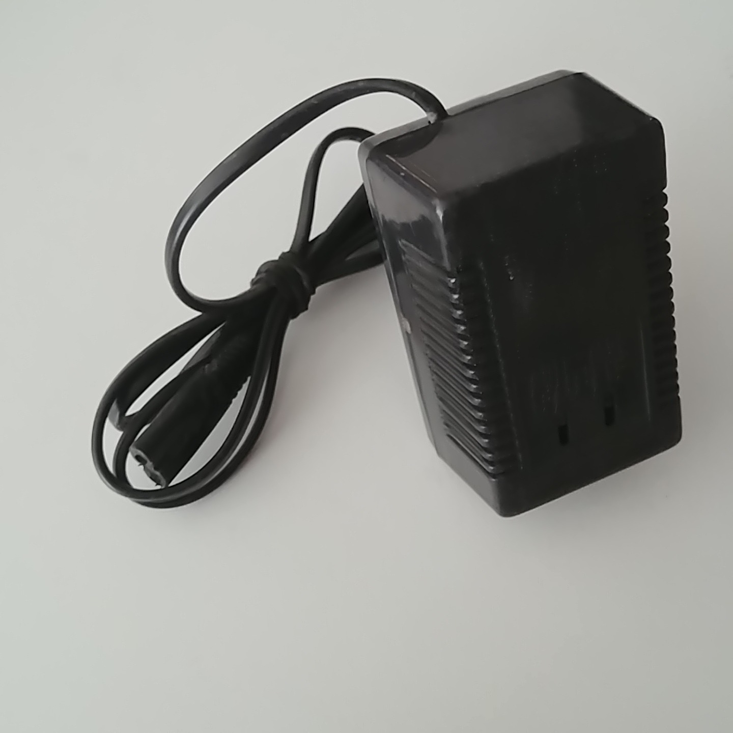 آداپتور و ترانس تبدیل 220V به 110V کد 0428