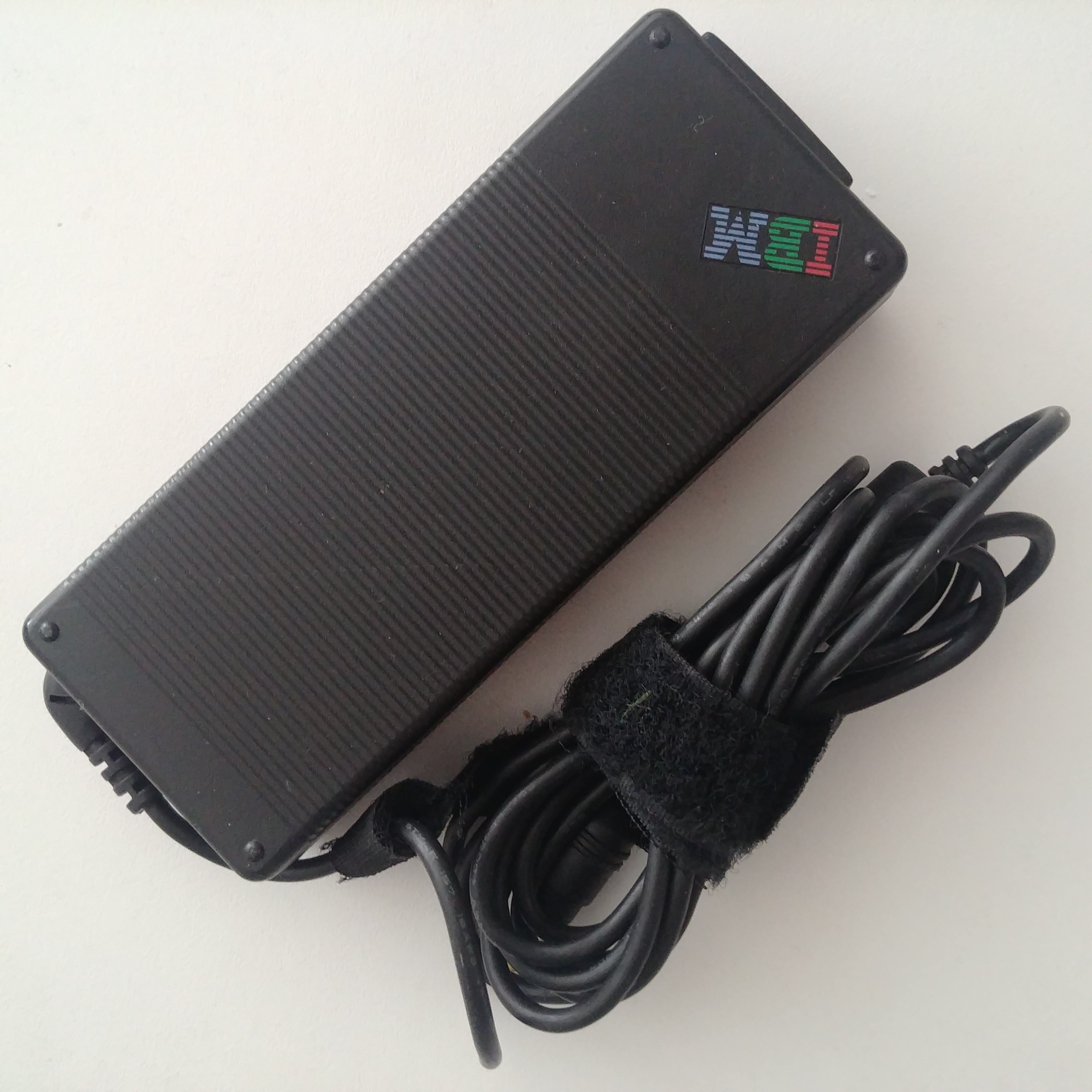 آداپتور و شارژر نایاب اورجینال IBM نرمال 16V 4/5A