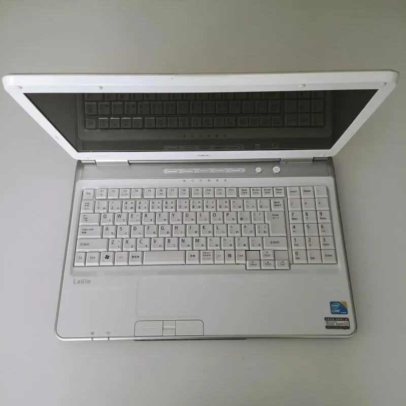 لپ تاپ زیبا و سفید نسل یک اسمبل ژاپن کد 0346
