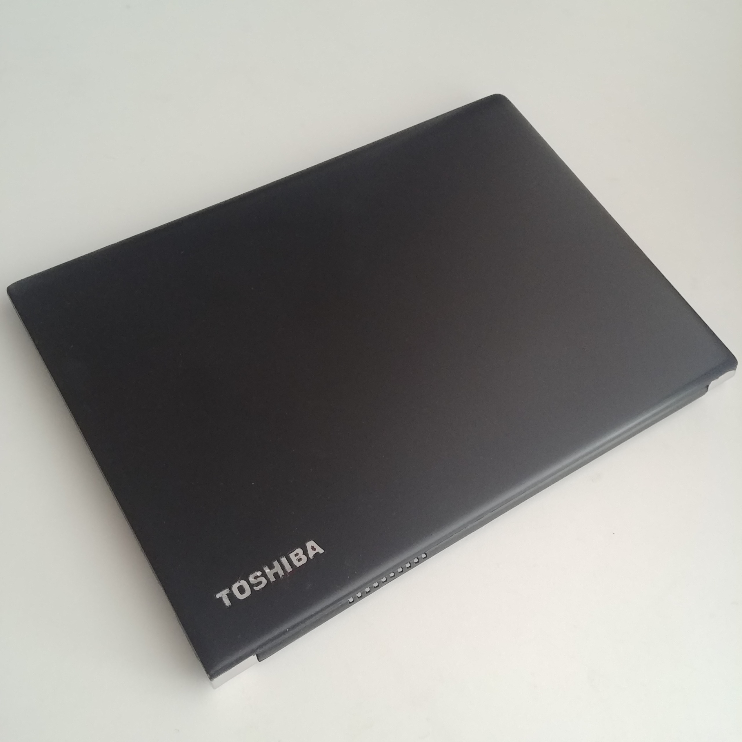 توشیبا آی7 نسل5 رم8 256ssd سامسونگ