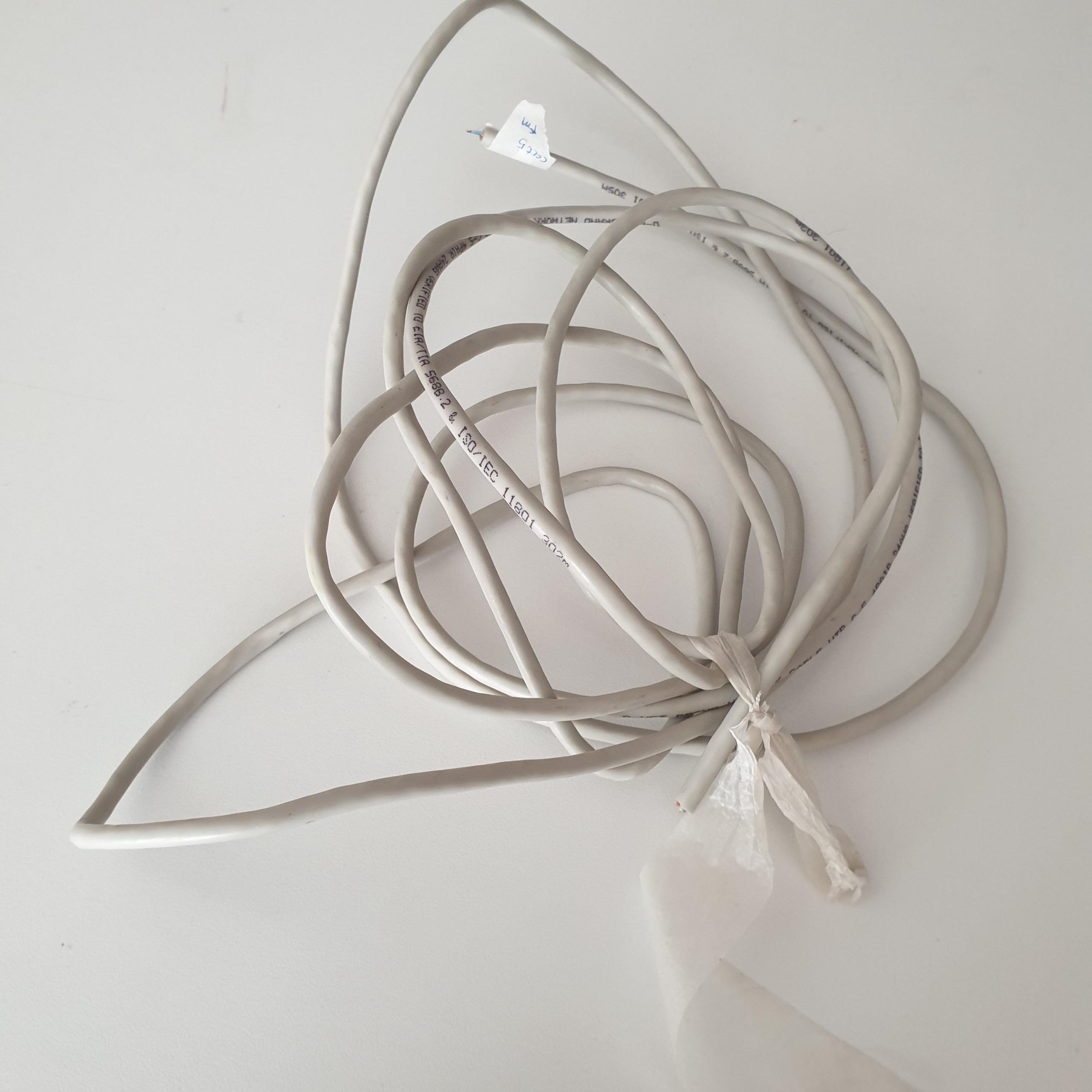 کابل شبکه cat 5 متراژ 4متر حدودا