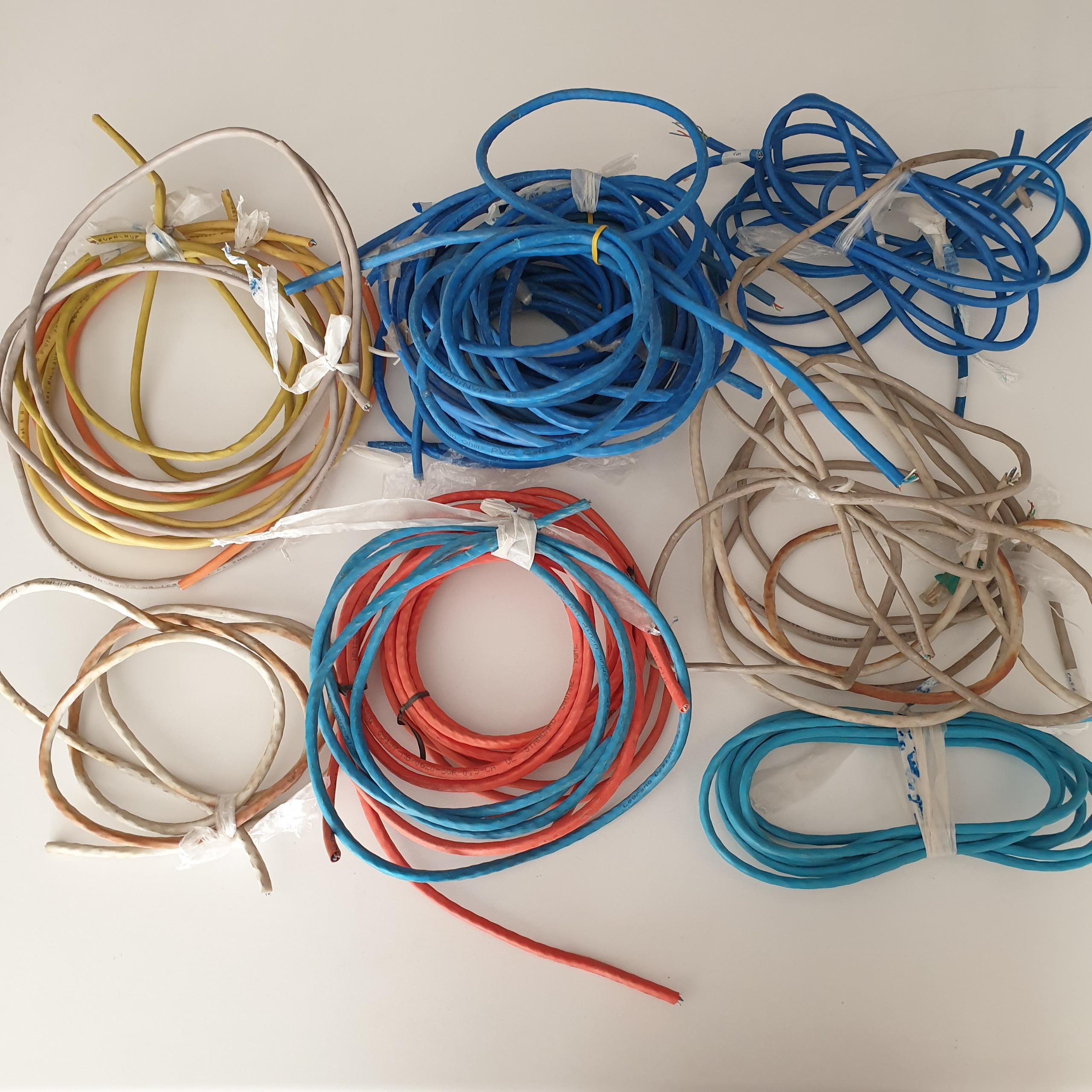 کابل شبکه cat 6 متراژ 2m حدودا