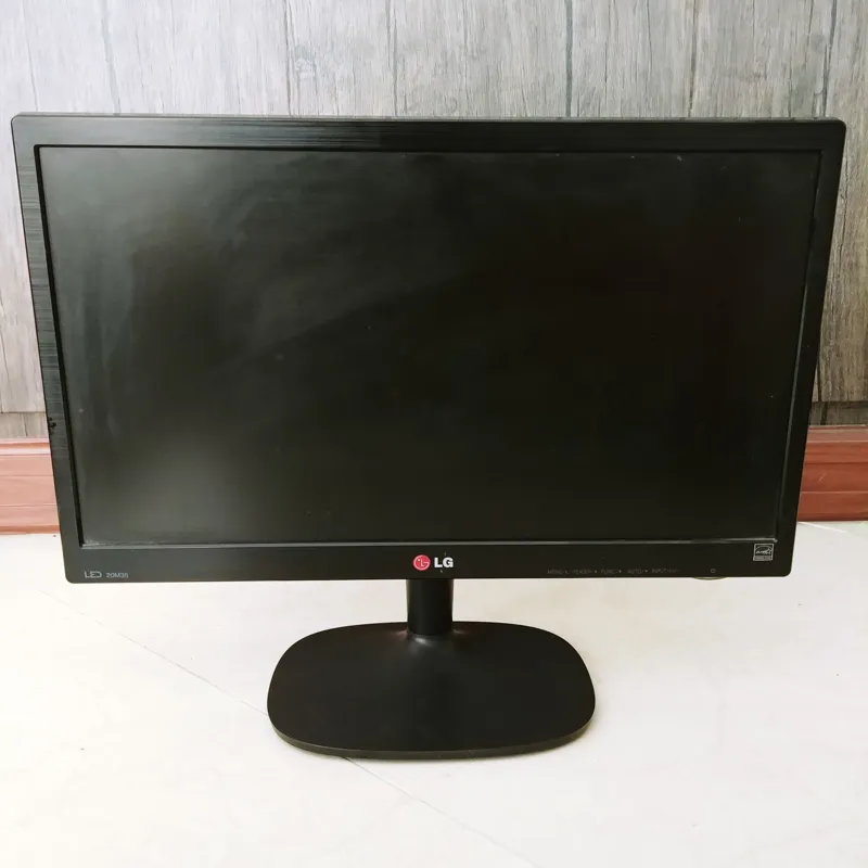 مانیتور 20 LED LG با خطهای عمودی روی صفحه 0341