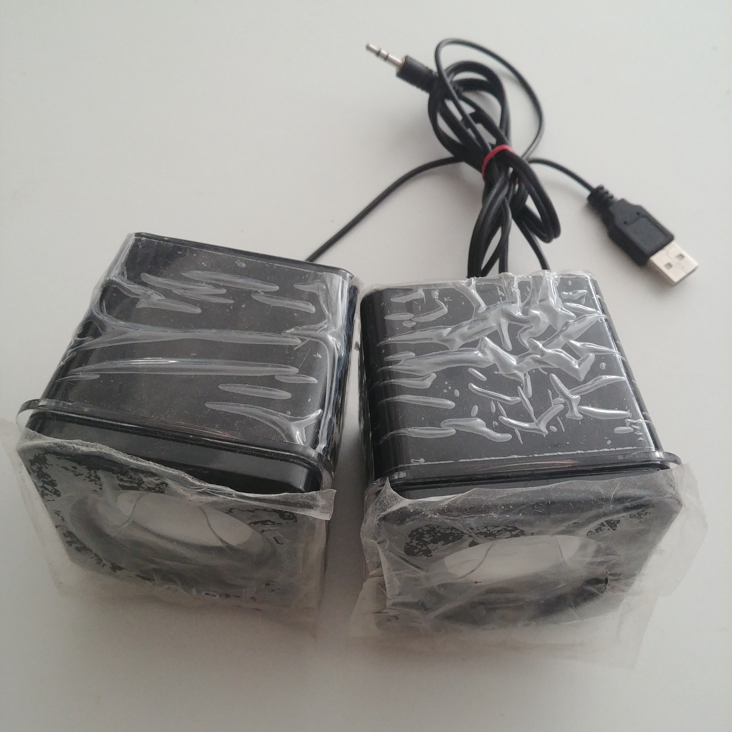 اسپیکر کوچک و همراه USB