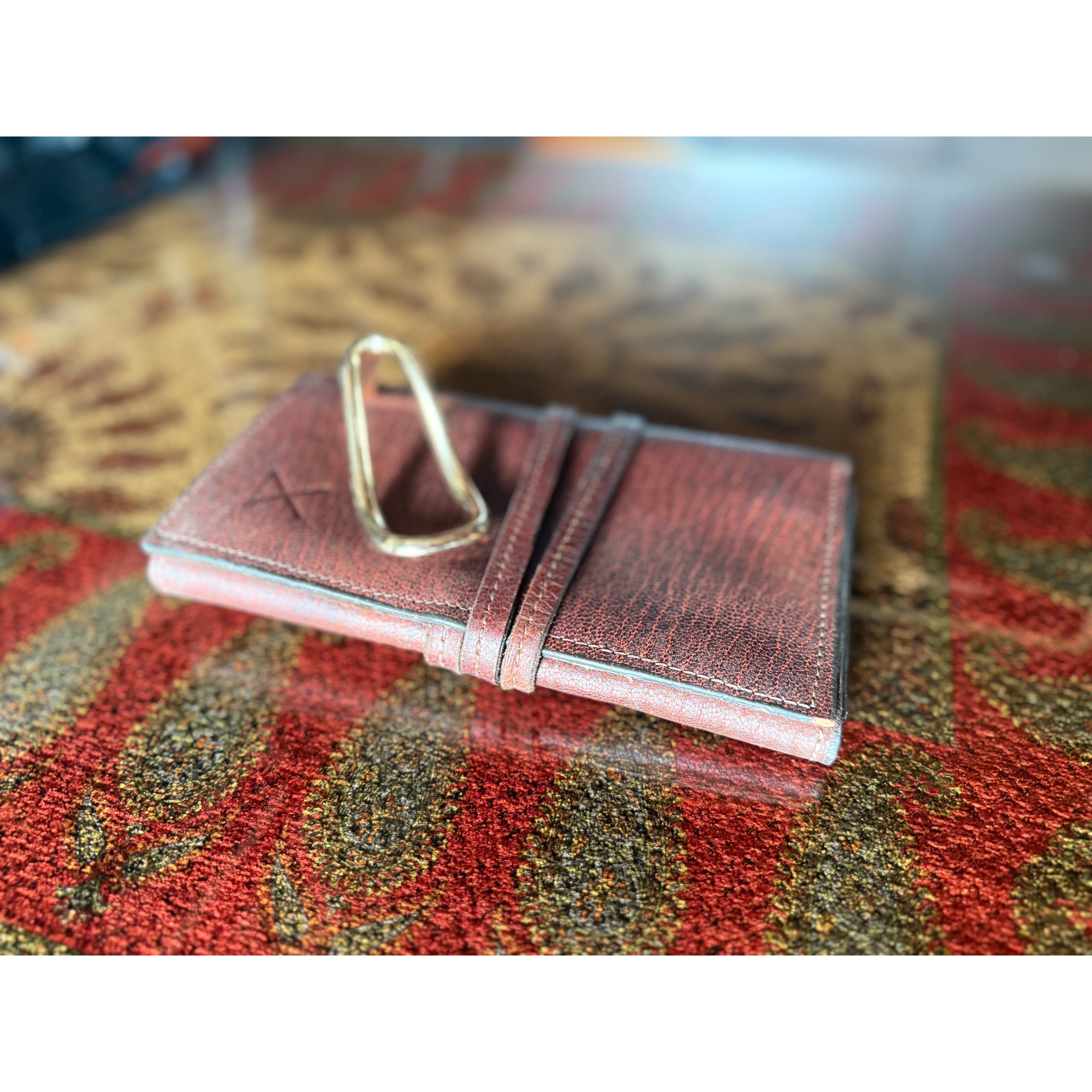کیف چرم طبیعی (Lanka Leather) به همراه استند استیل