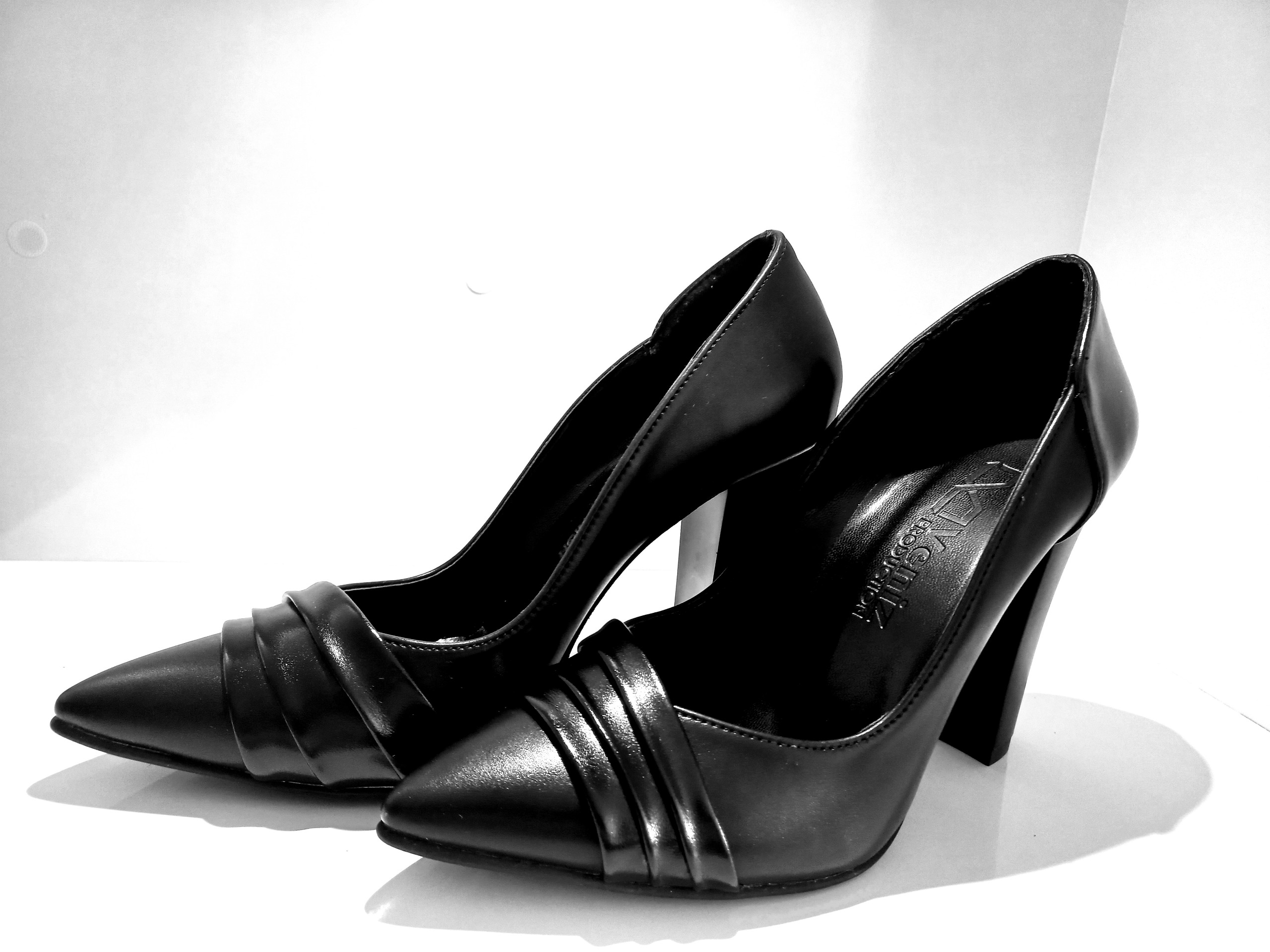 کفش چرم مجلسی پاشنه بلند