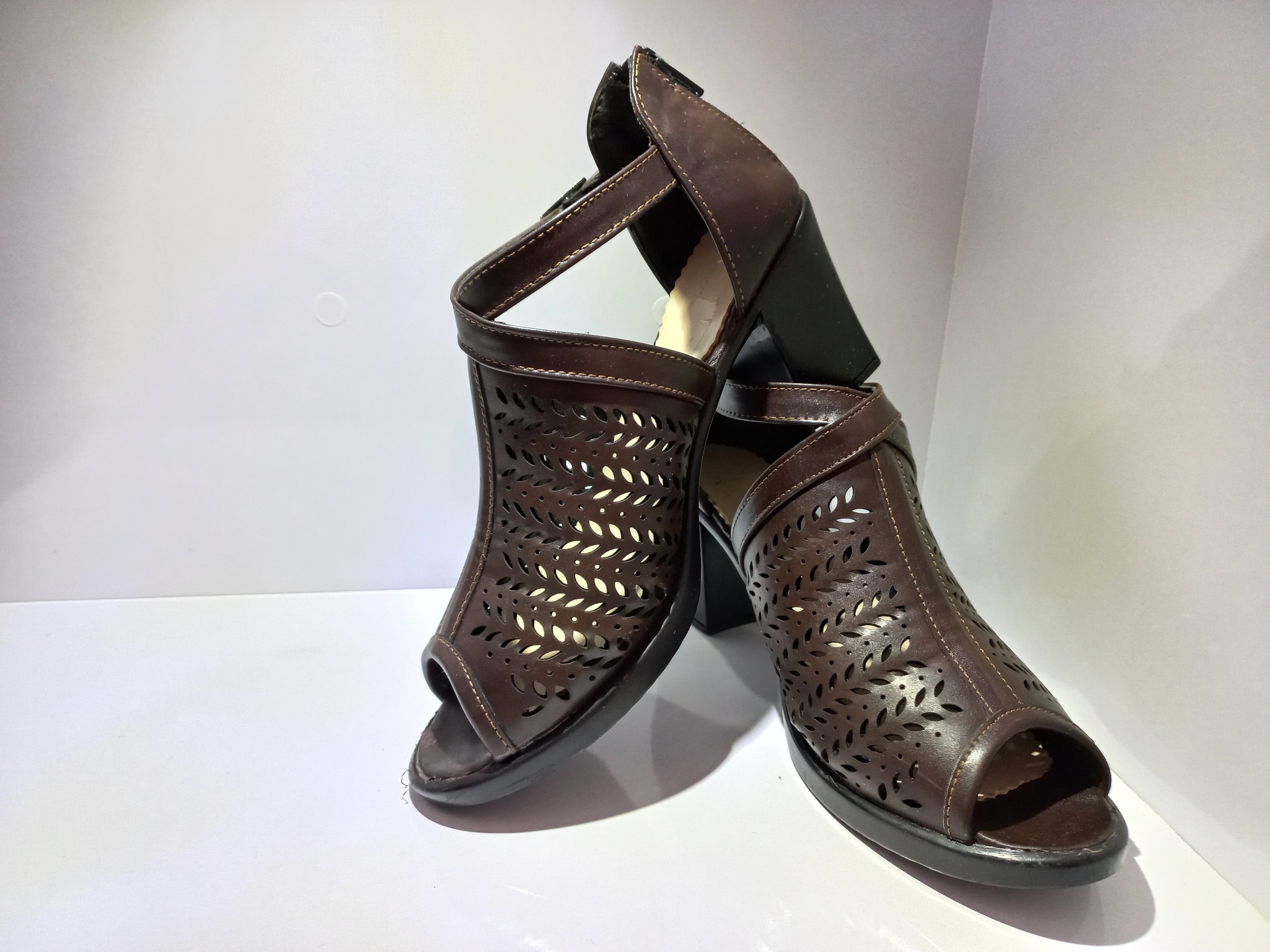 صندل عسلی شیک