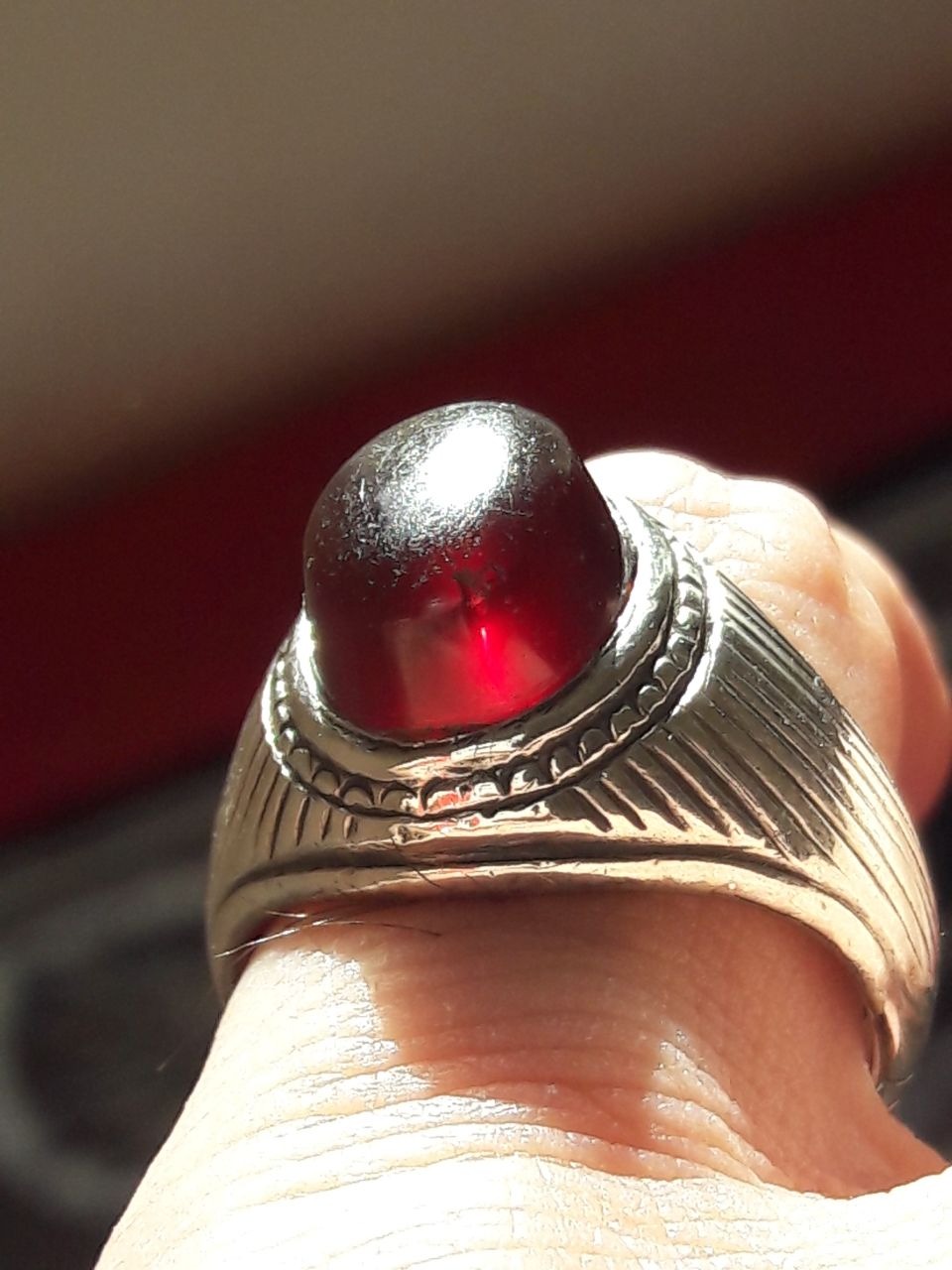 انگشتر عقیق نادر و کمیاب کهنه  یمنی سمبه دار