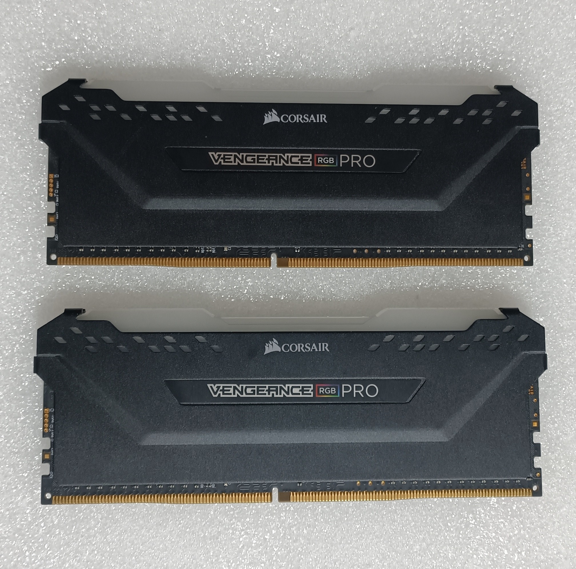 16گیگ رم کورسیر RGB 3600