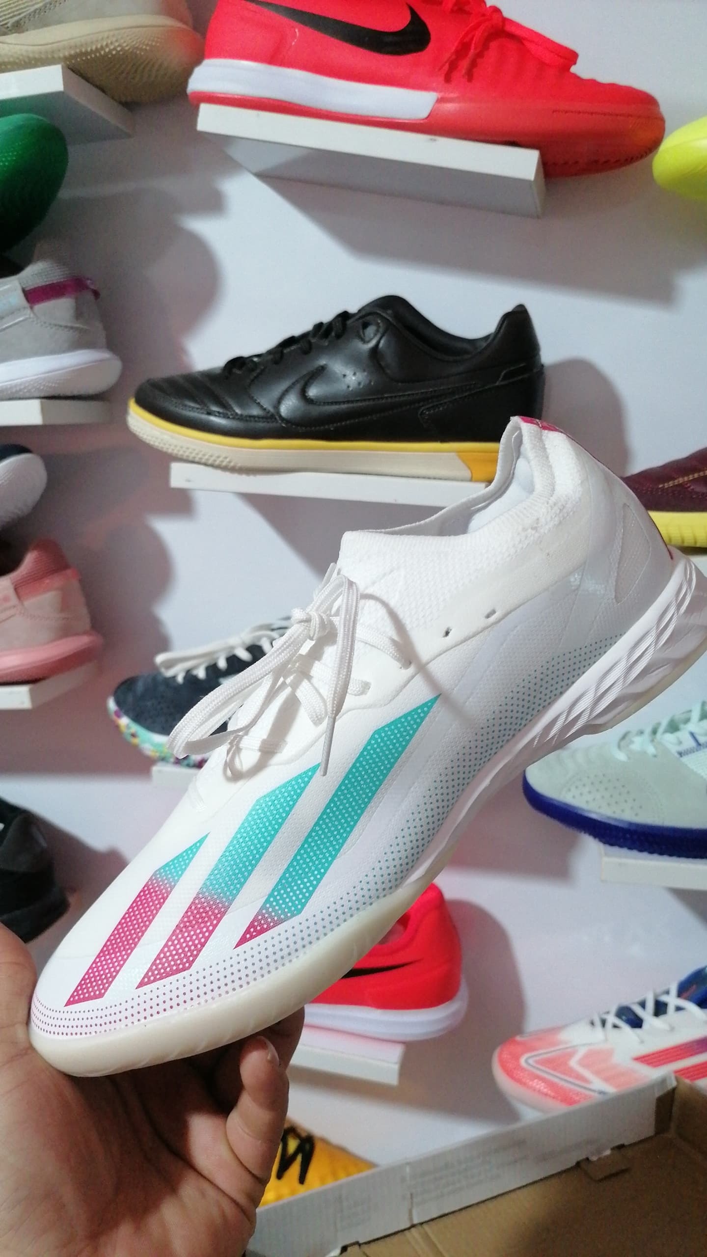 کفش فوتسال سایز 44