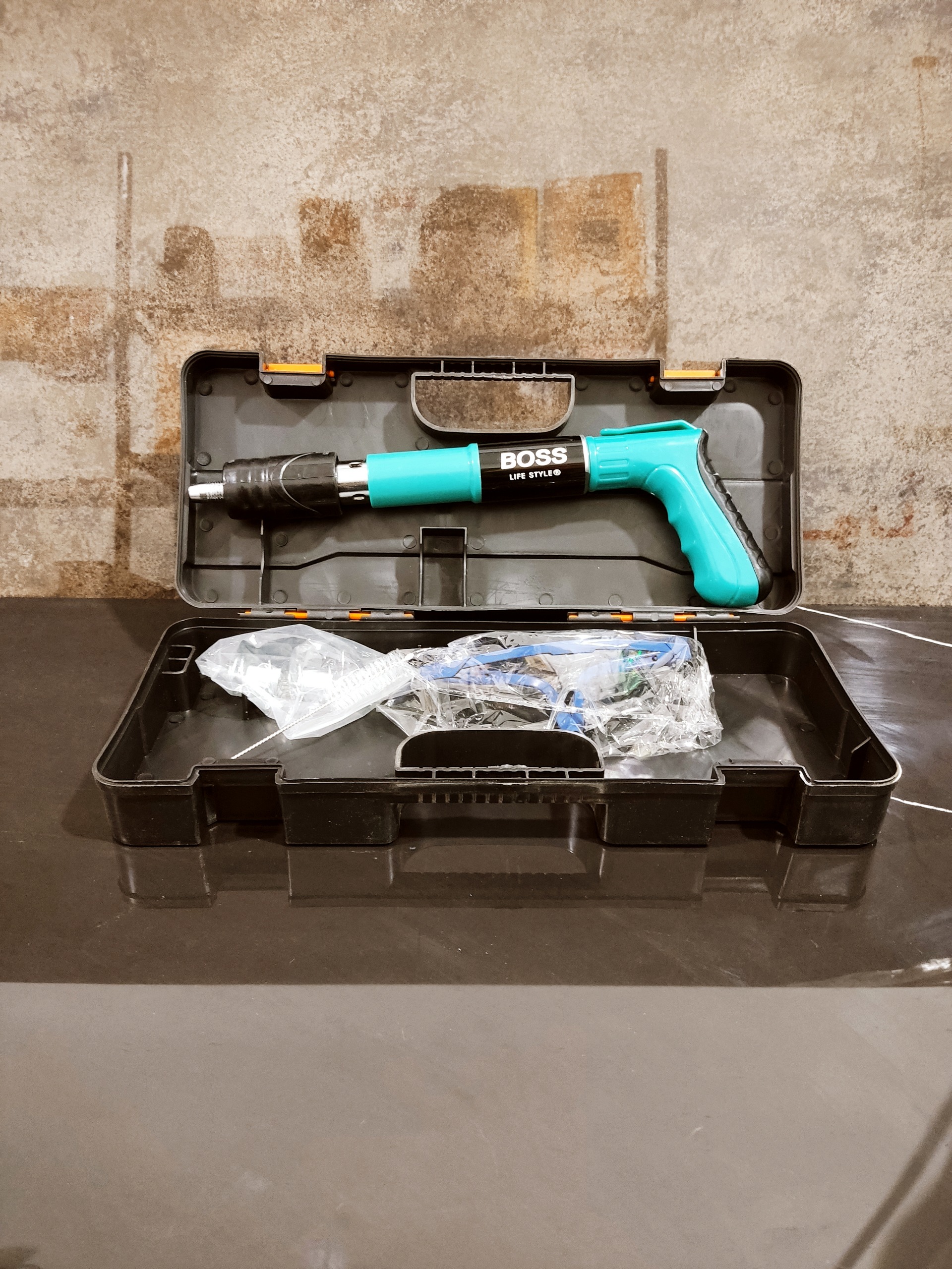 تفنگ میخکوب دستی با کیف باس