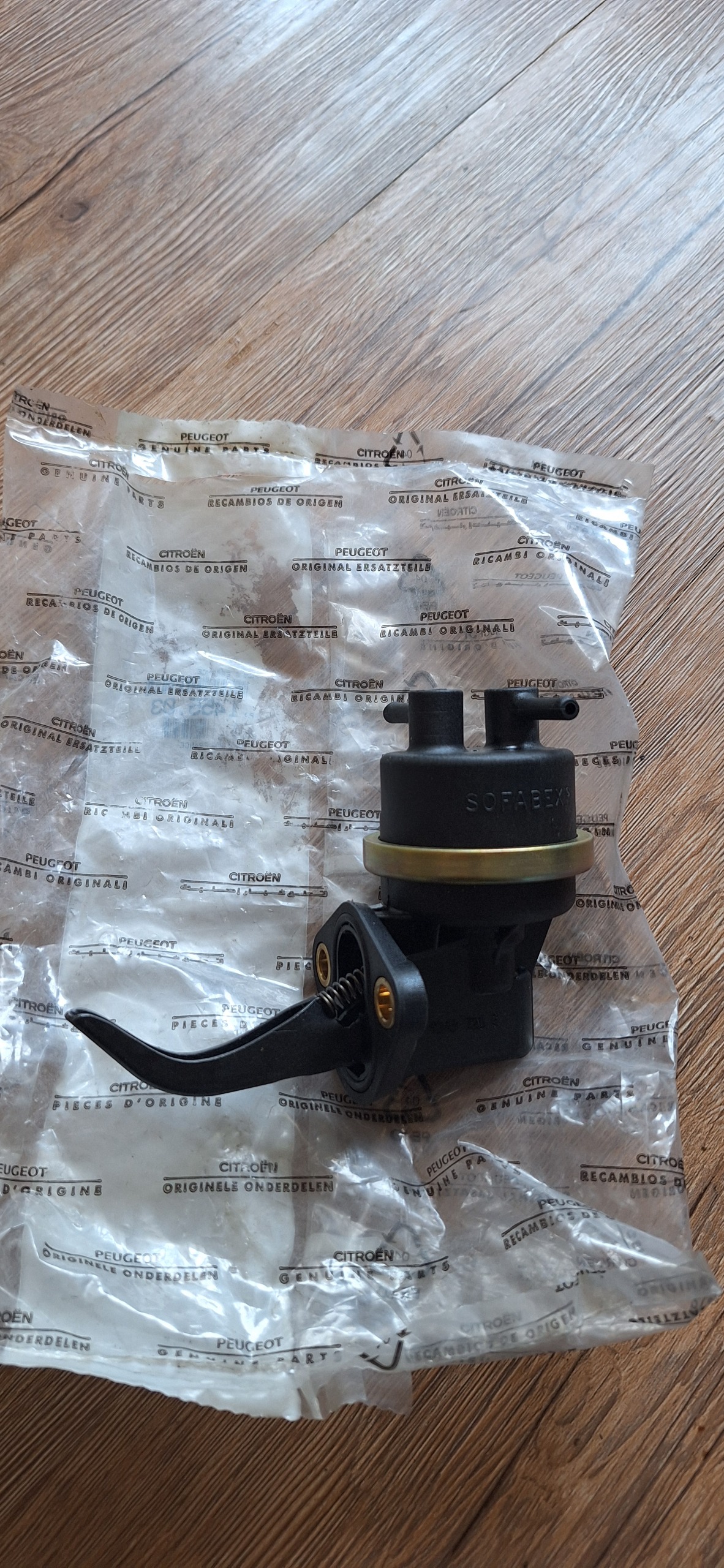 پمپ بنزین پژو 205 اورجینال مکانیکی فابریک فرانسوی