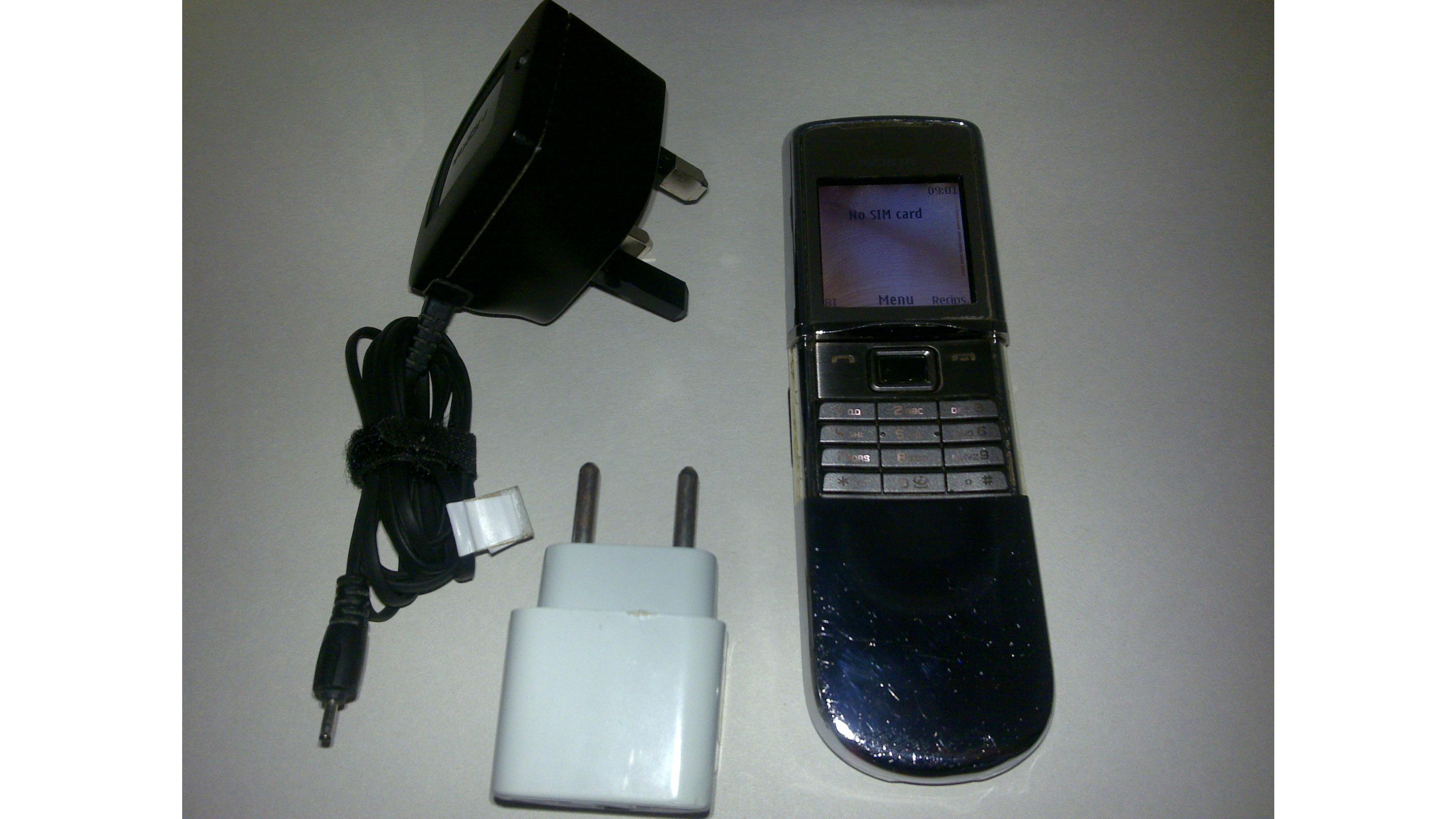 حراج NOKIA 8800 Sirocco نوکیا اصل نقره ای کمیاب
