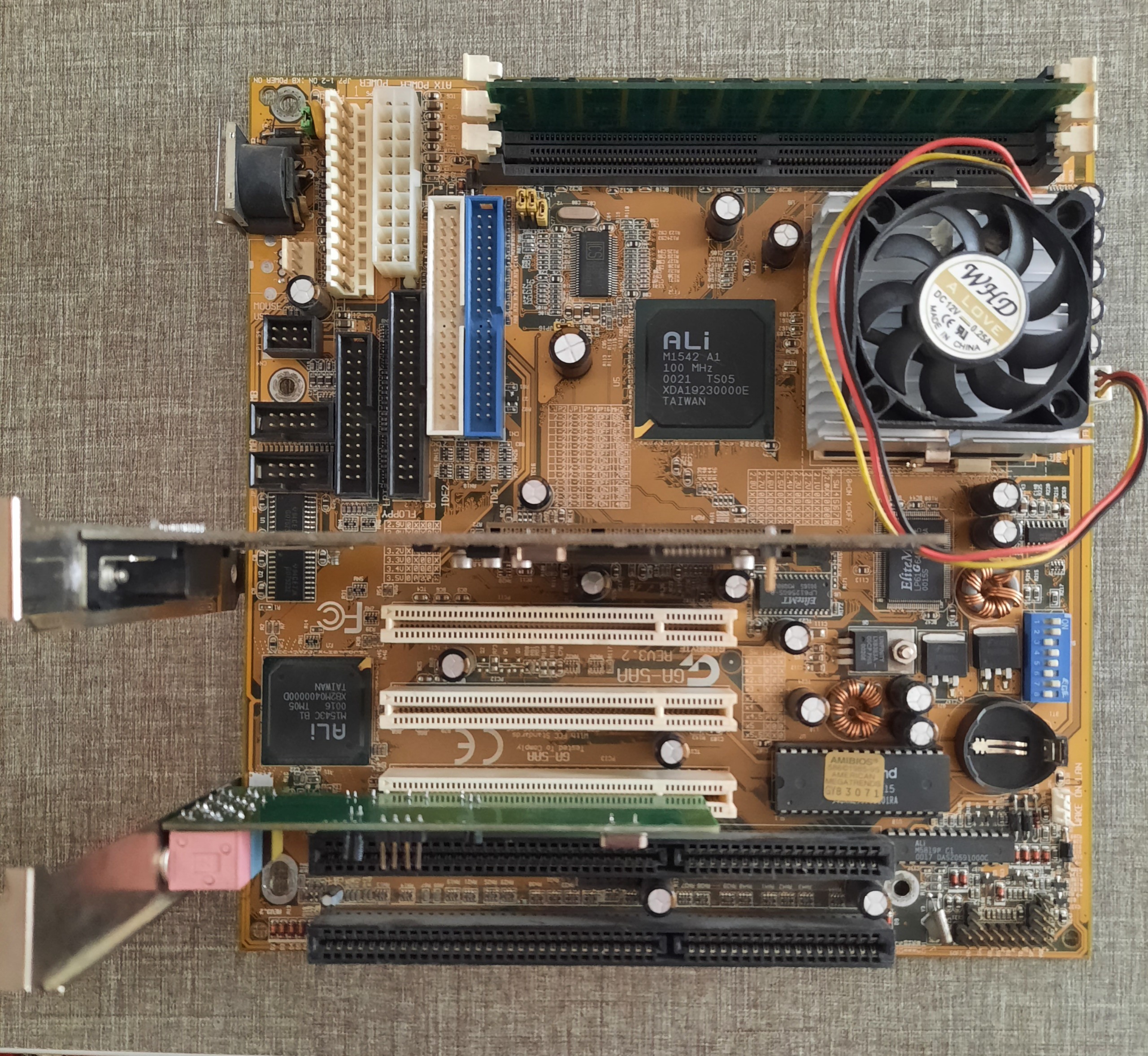 باندل کامل مادربرد سوکت7 پنتیوم GIGABYTE GA-5AA