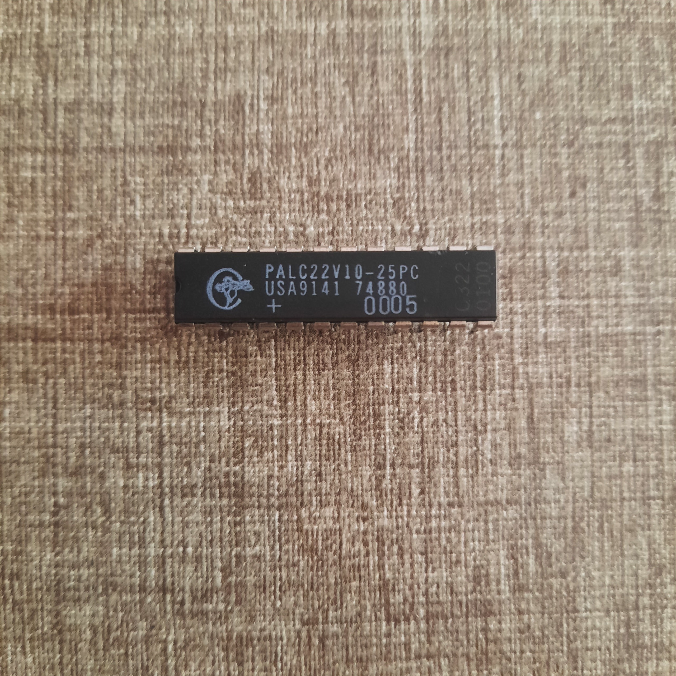 آیسی کمیاب CYPRESS PALC22V10-25