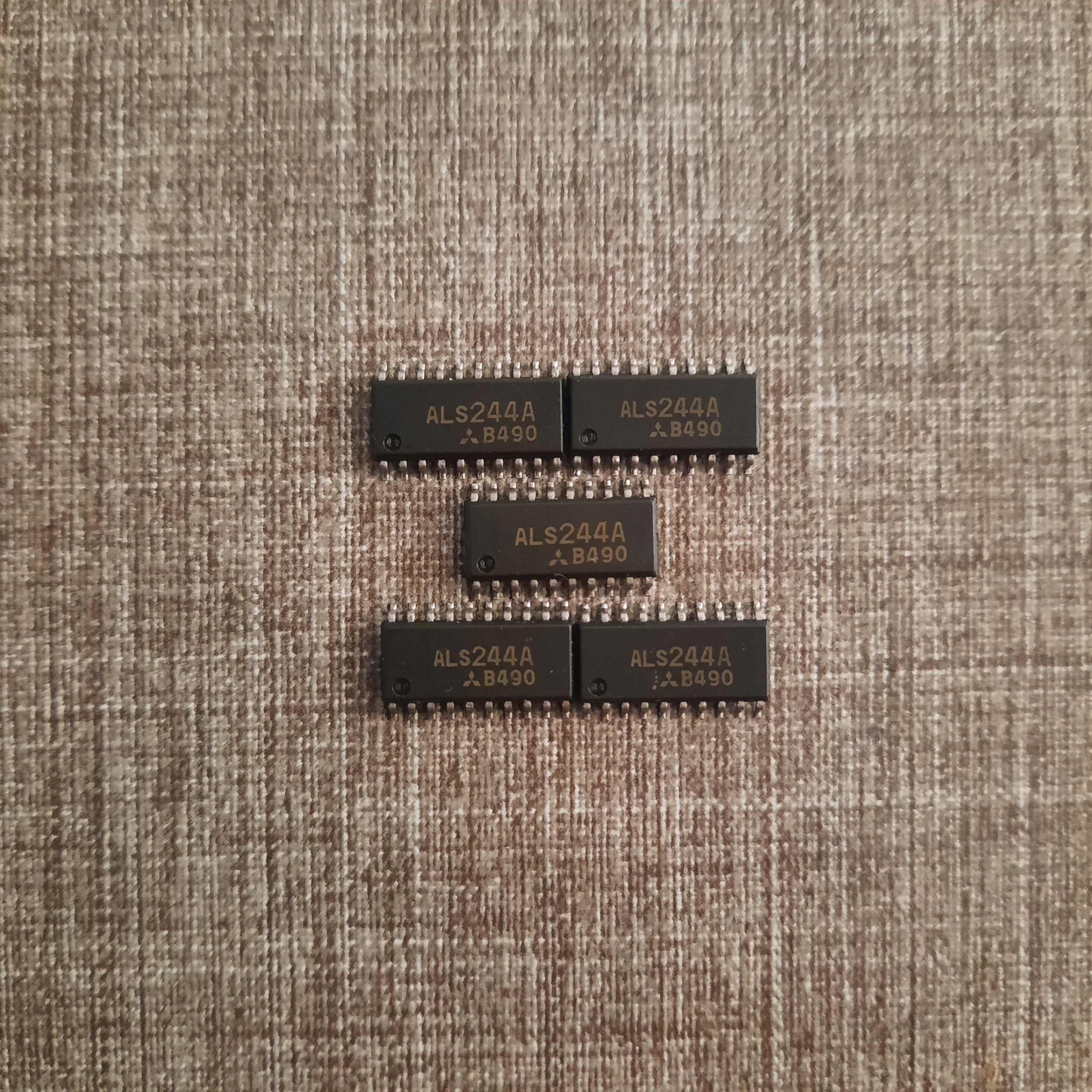 5 تا آی سی اورجینال MITSUBISHI 74ALS244A