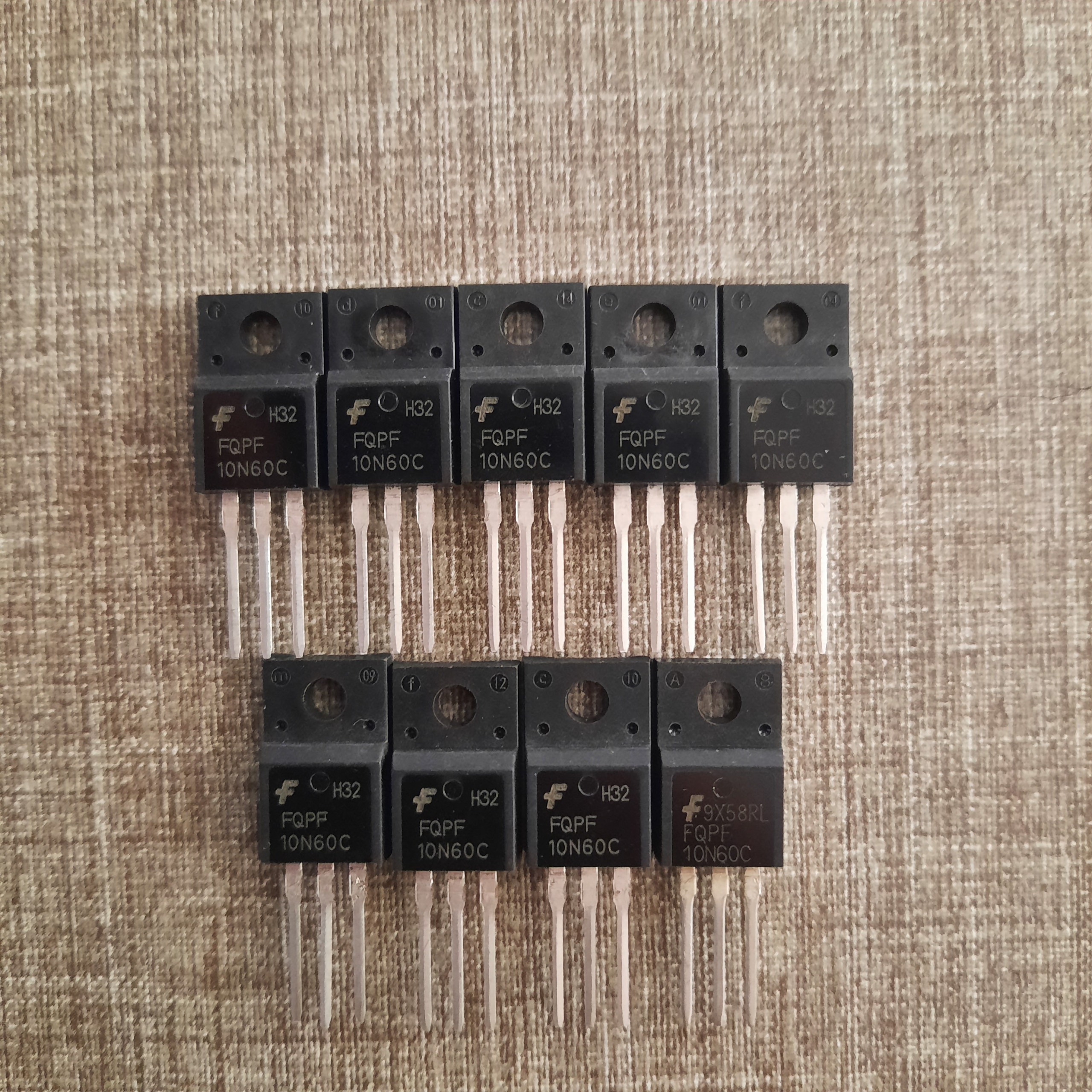 9 عدد ماسفت اورجینال Fairchild FQPF10N60C