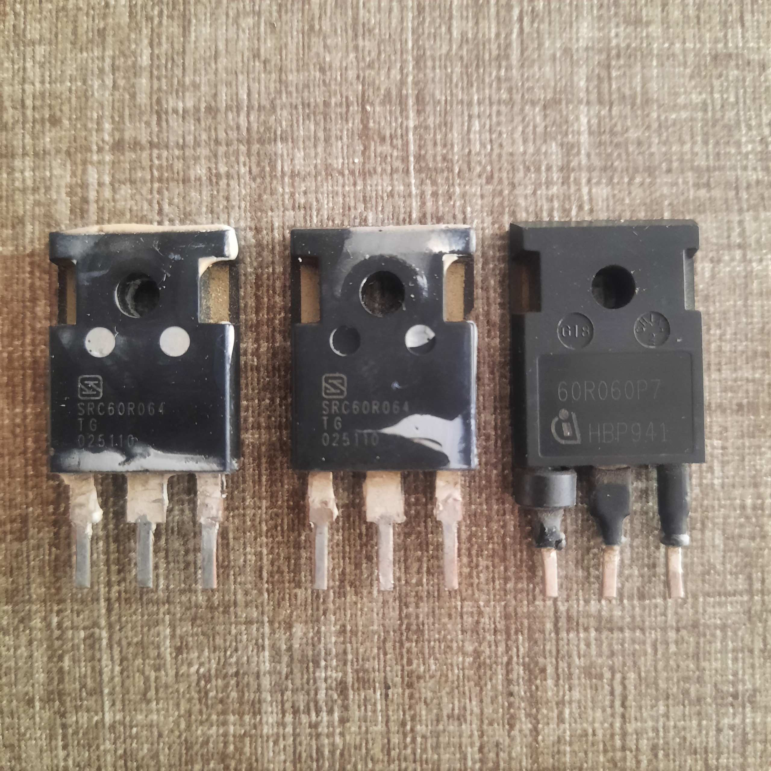 3 تا ماسفت SRC60R064 و Infineon 60R060P7