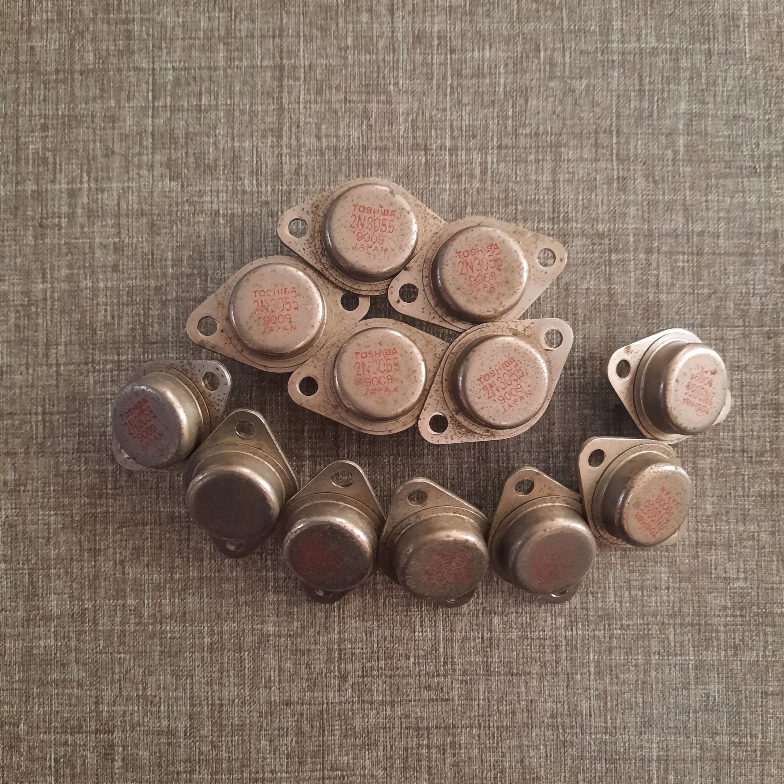 12 عدد ترانزیستور اصلی TOSHIBA 2N3055
