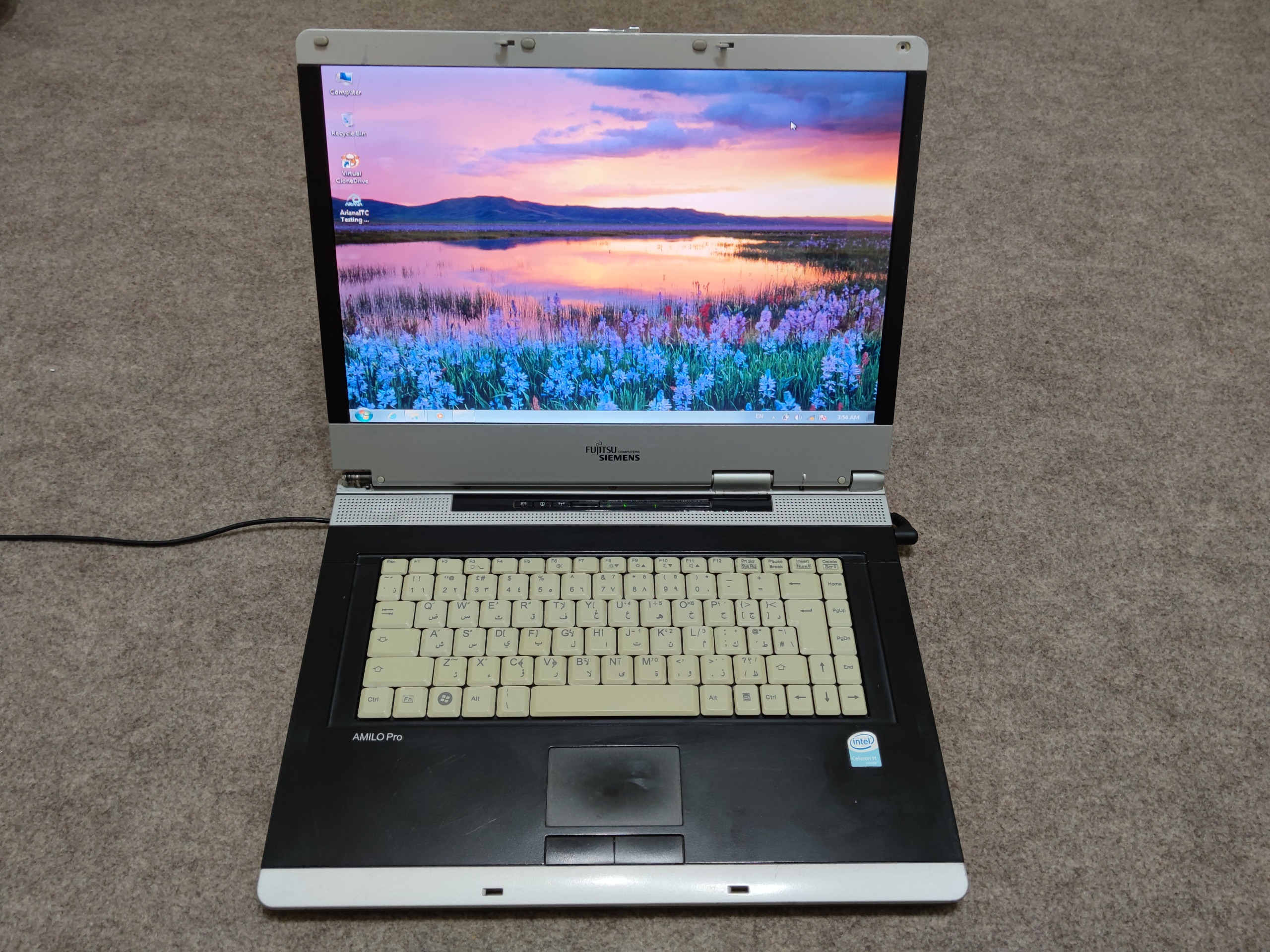 لپ تاپ Fujitsu Amilo Pro (توضیحات)