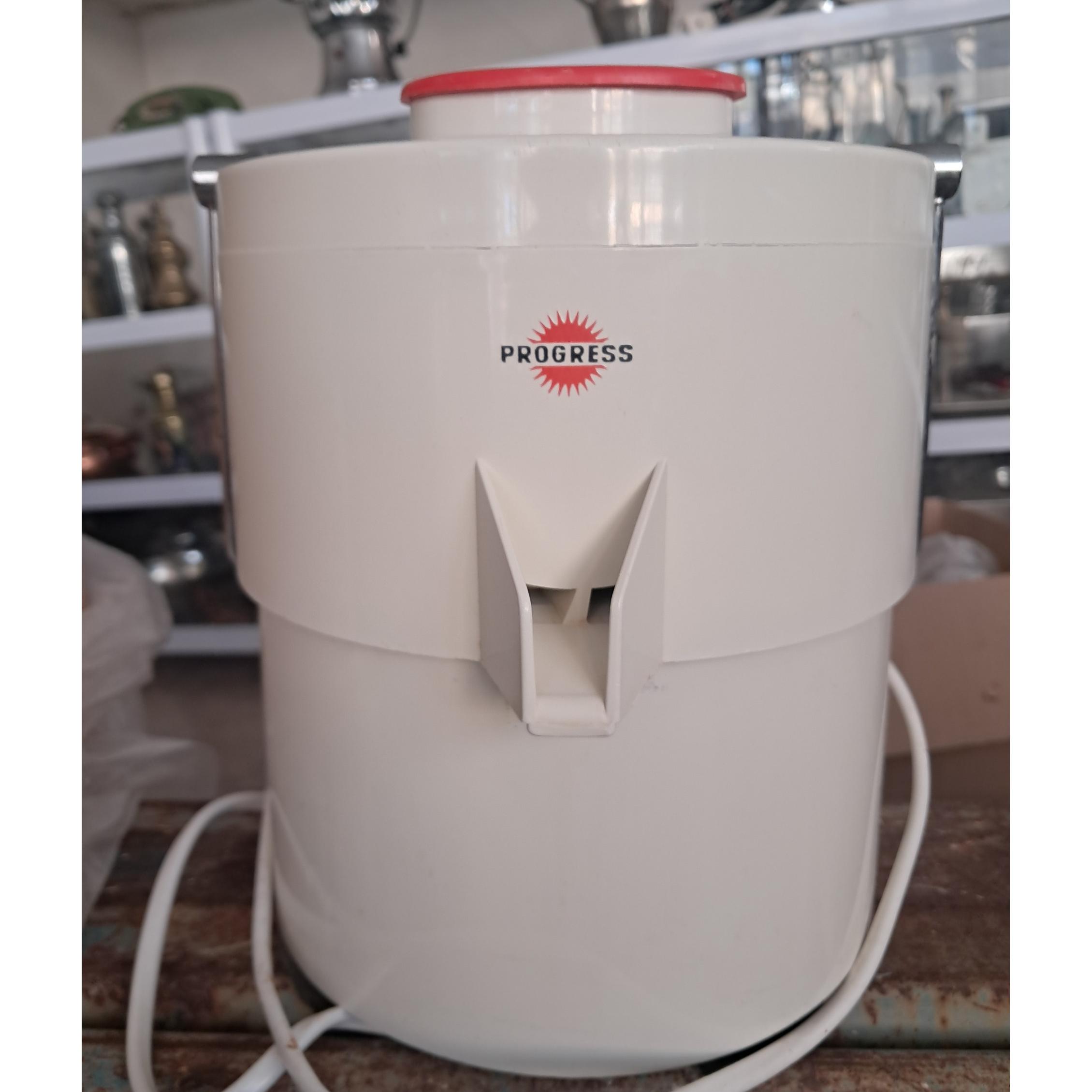 آبمیوه گیری قدیمی در حد نو