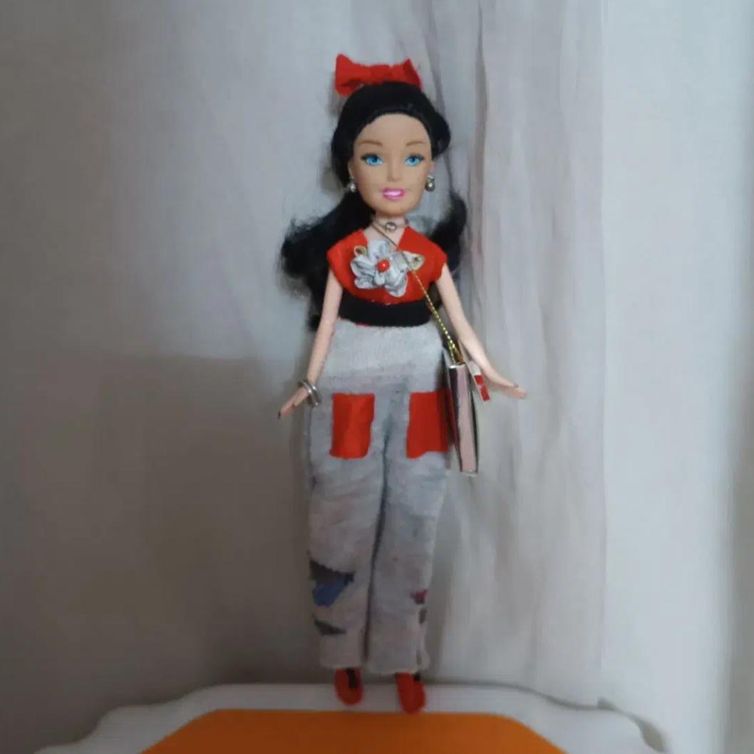 عروسک باربی خوشگل