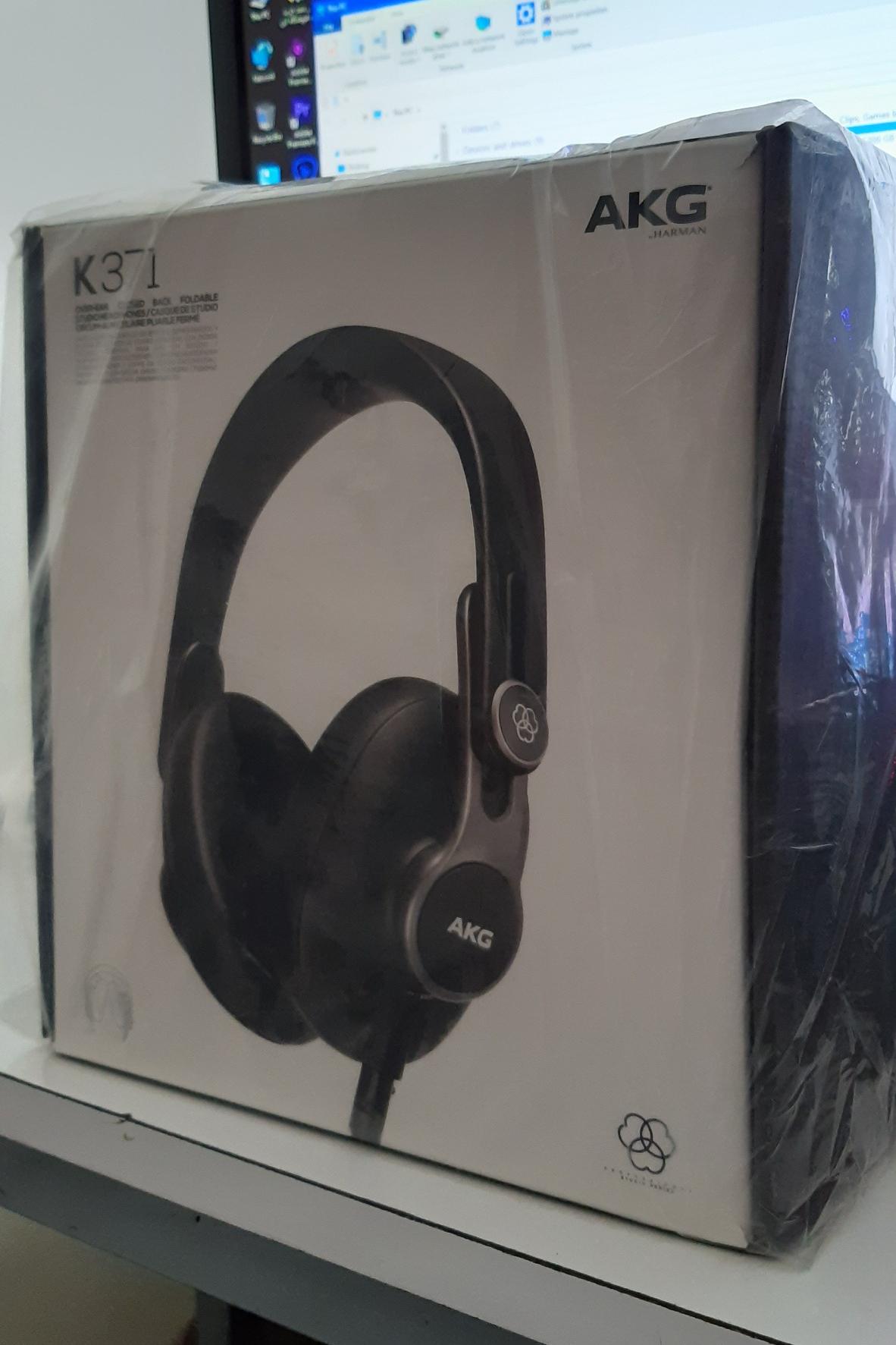 هدفون AKG K371 Harman