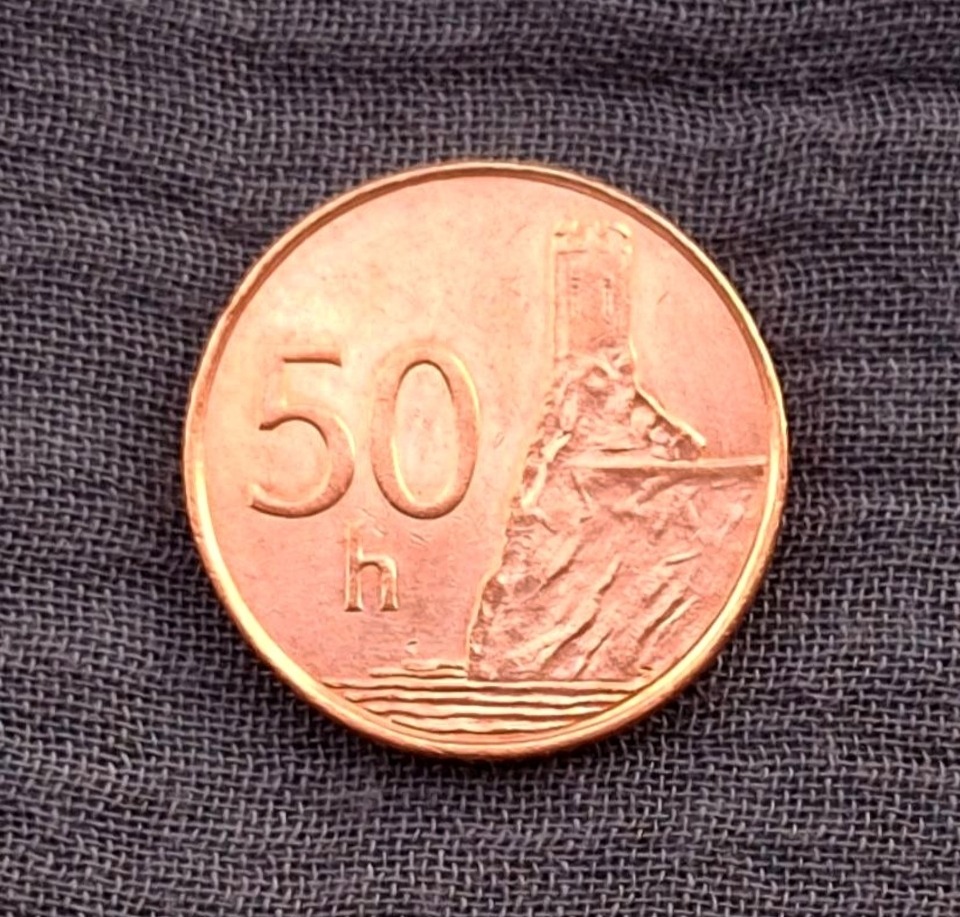 سکه 50 هالرو نسبتا کمیاب اسلواکی 2004