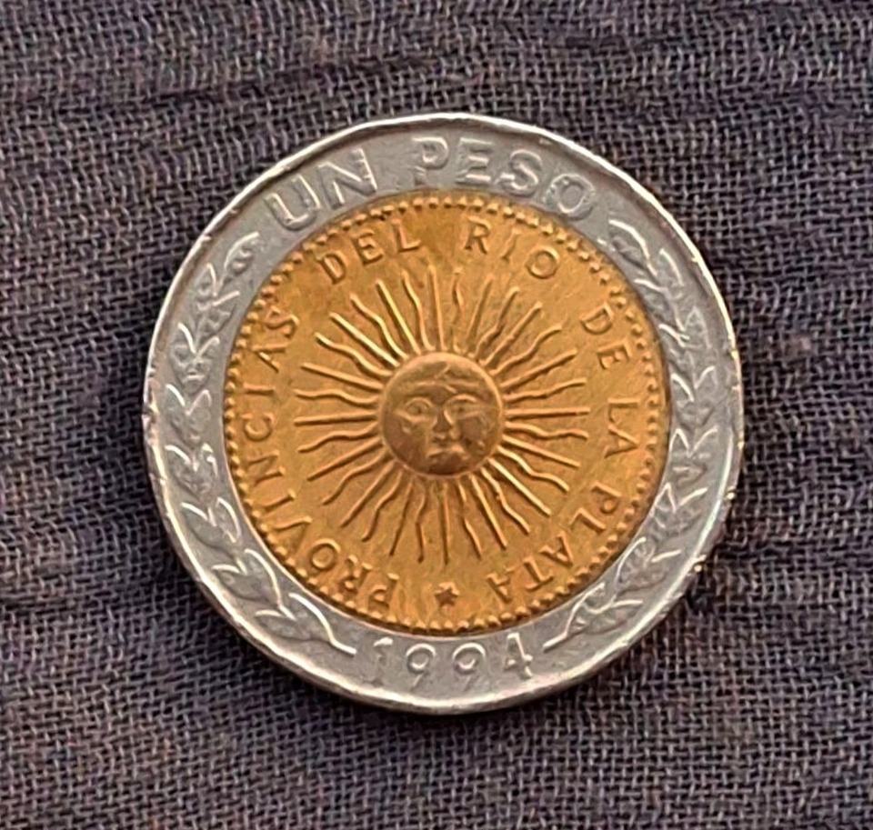 سکه 1 پزو بایمتال نسبتا کمیاب آرژانتین 1994