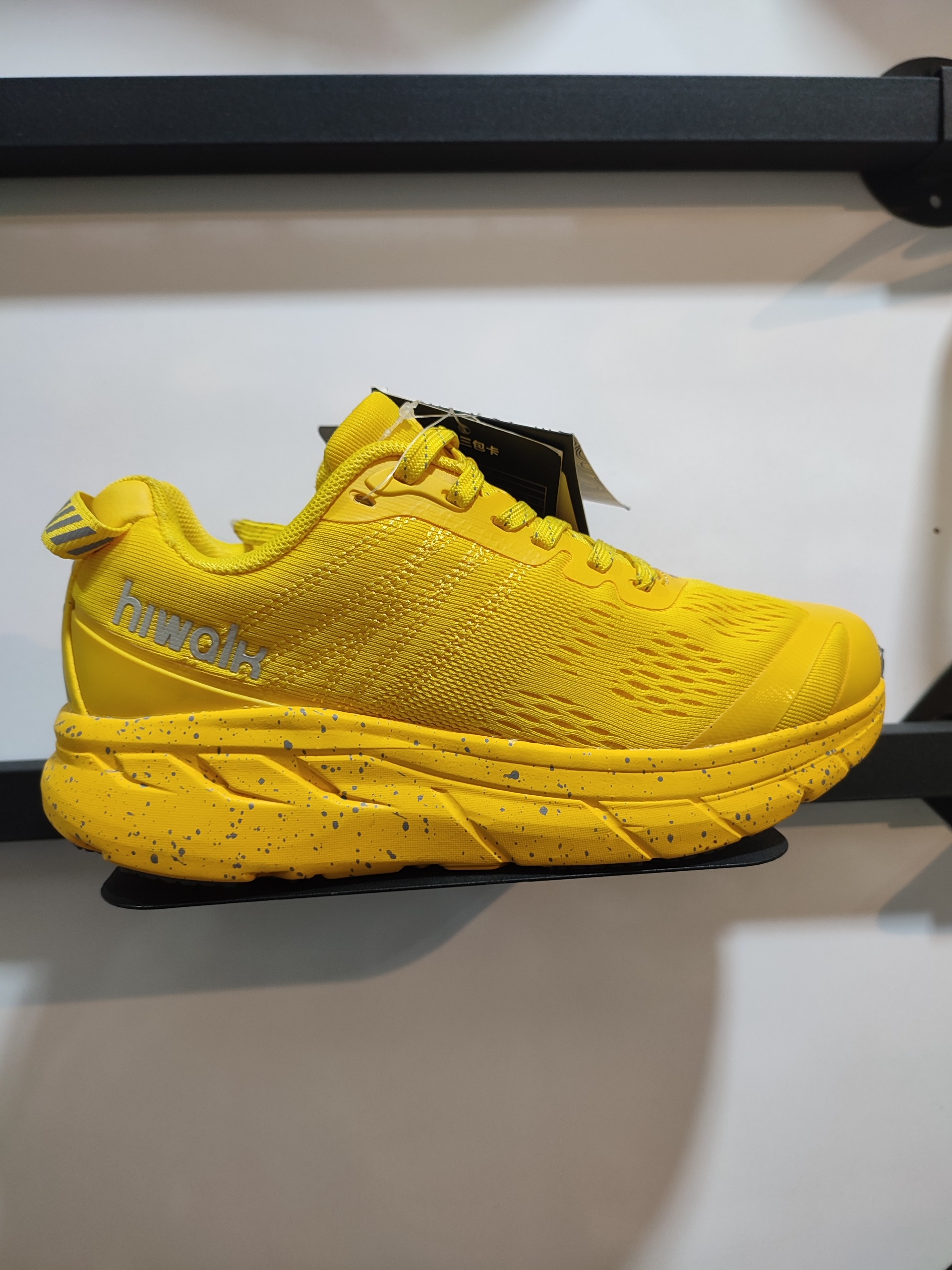 کتونی اورجینال کتونی دویدن حراج