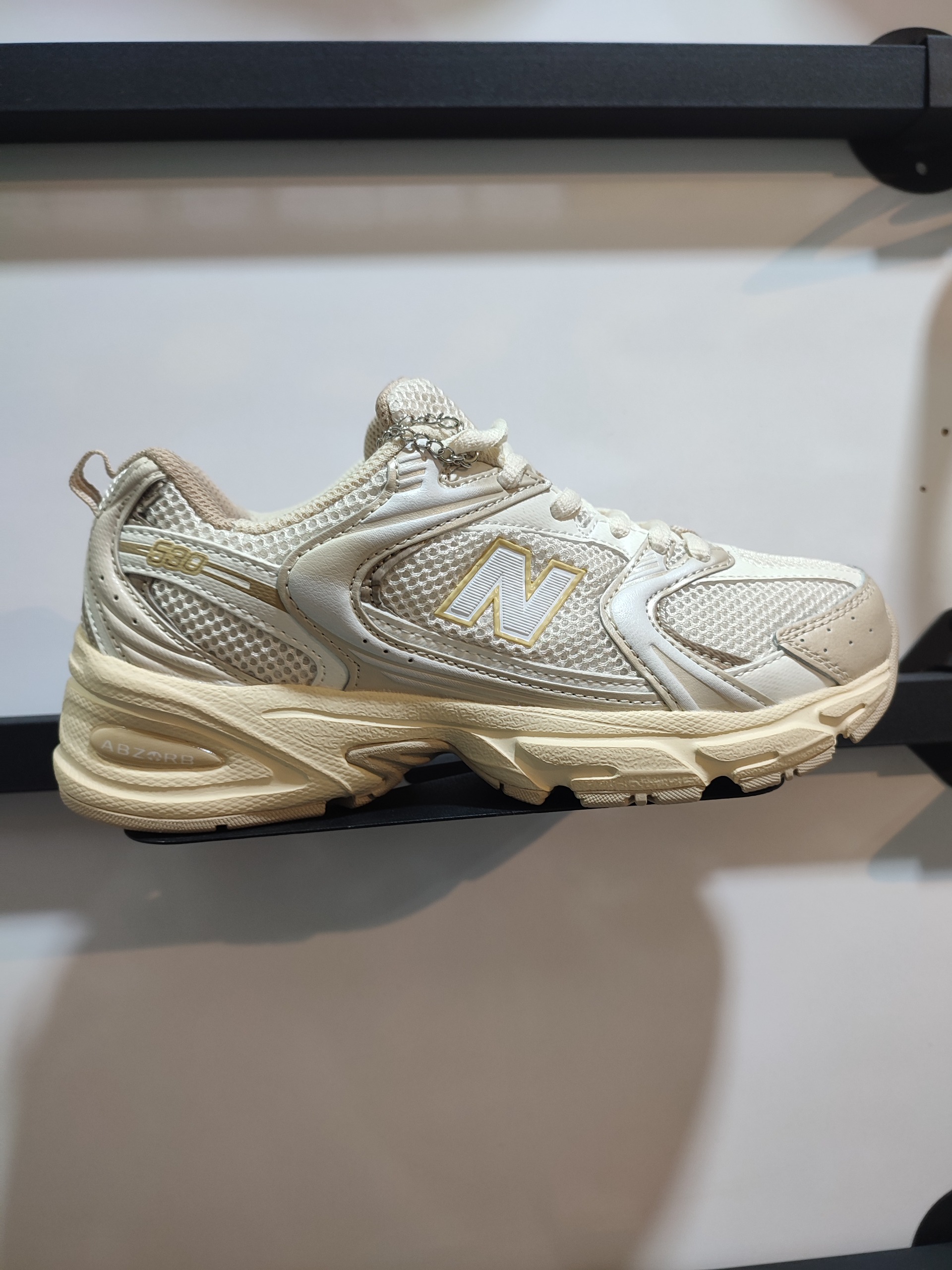 کتونی نیوبالانس 530 ویتنام حراج