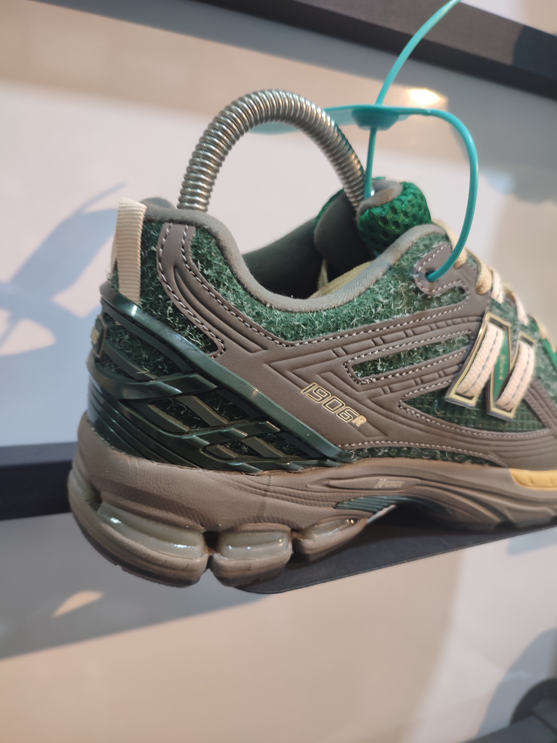 کتونی نیوبالانس 1906