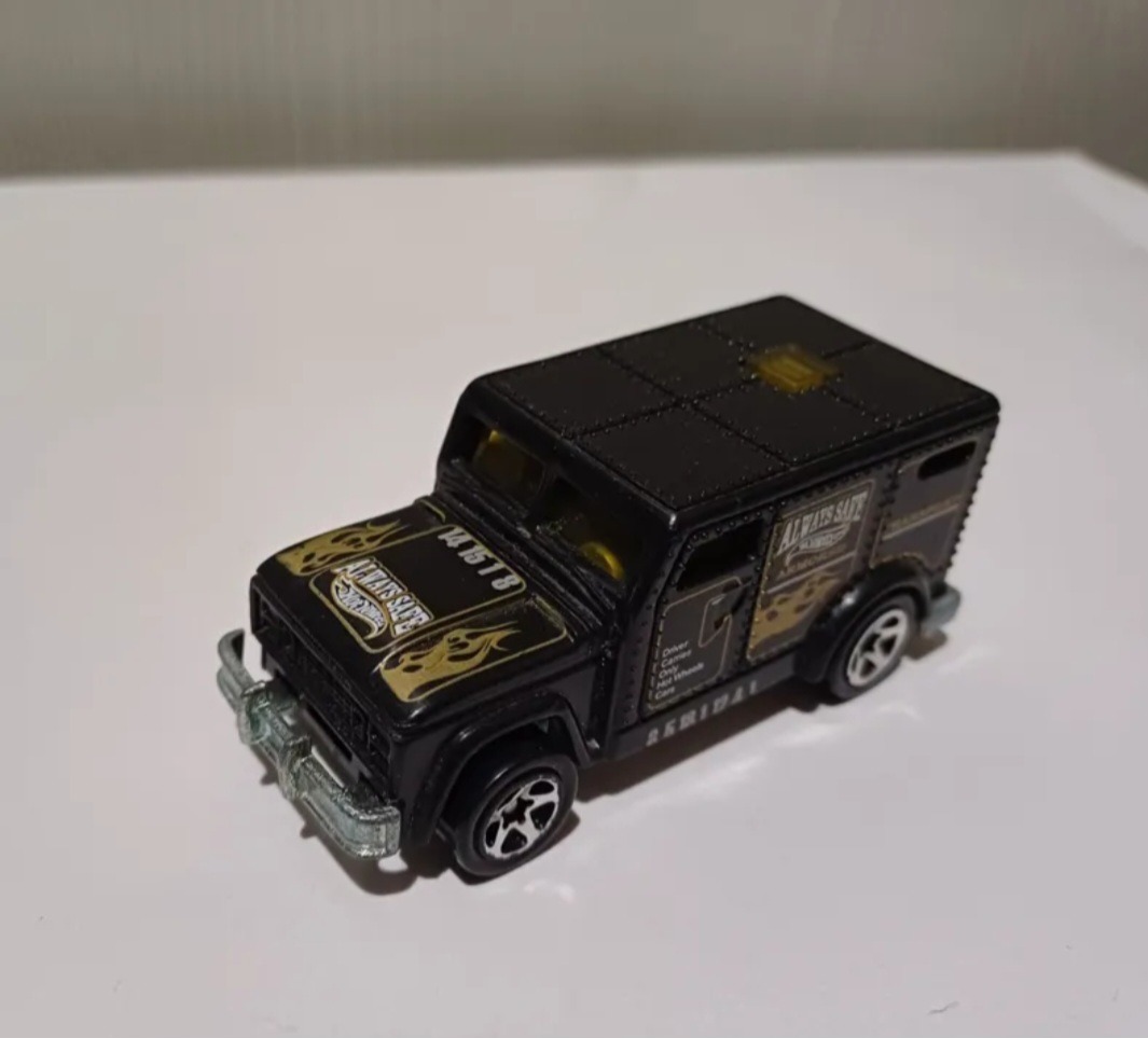 ماکت کوچک فلزی