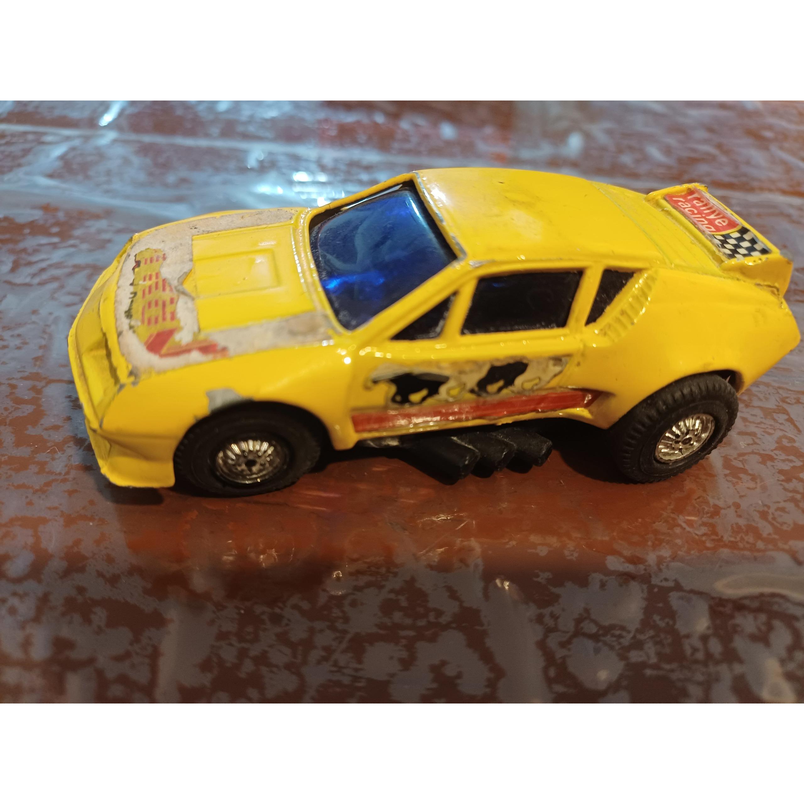 ماکت هنگ کنگی فلزی قدیمی