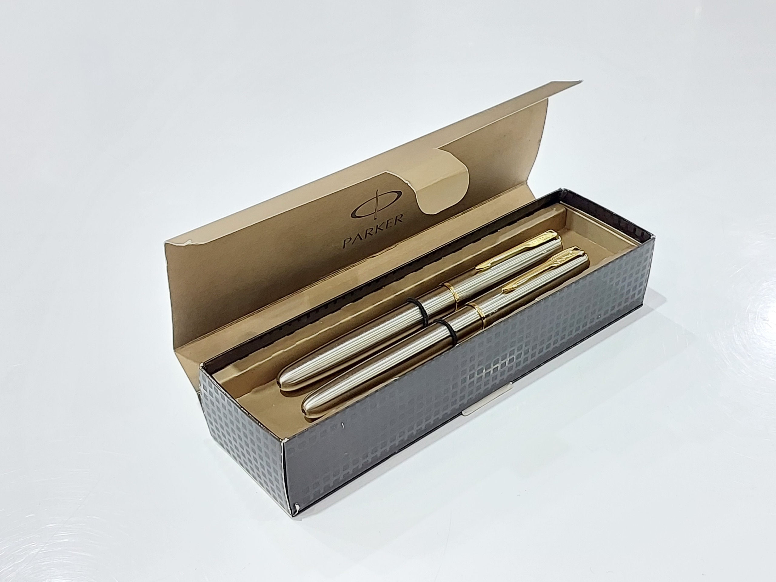 خودنویس و روان نویس PARKER SONNETنوک طلای 18 عیار