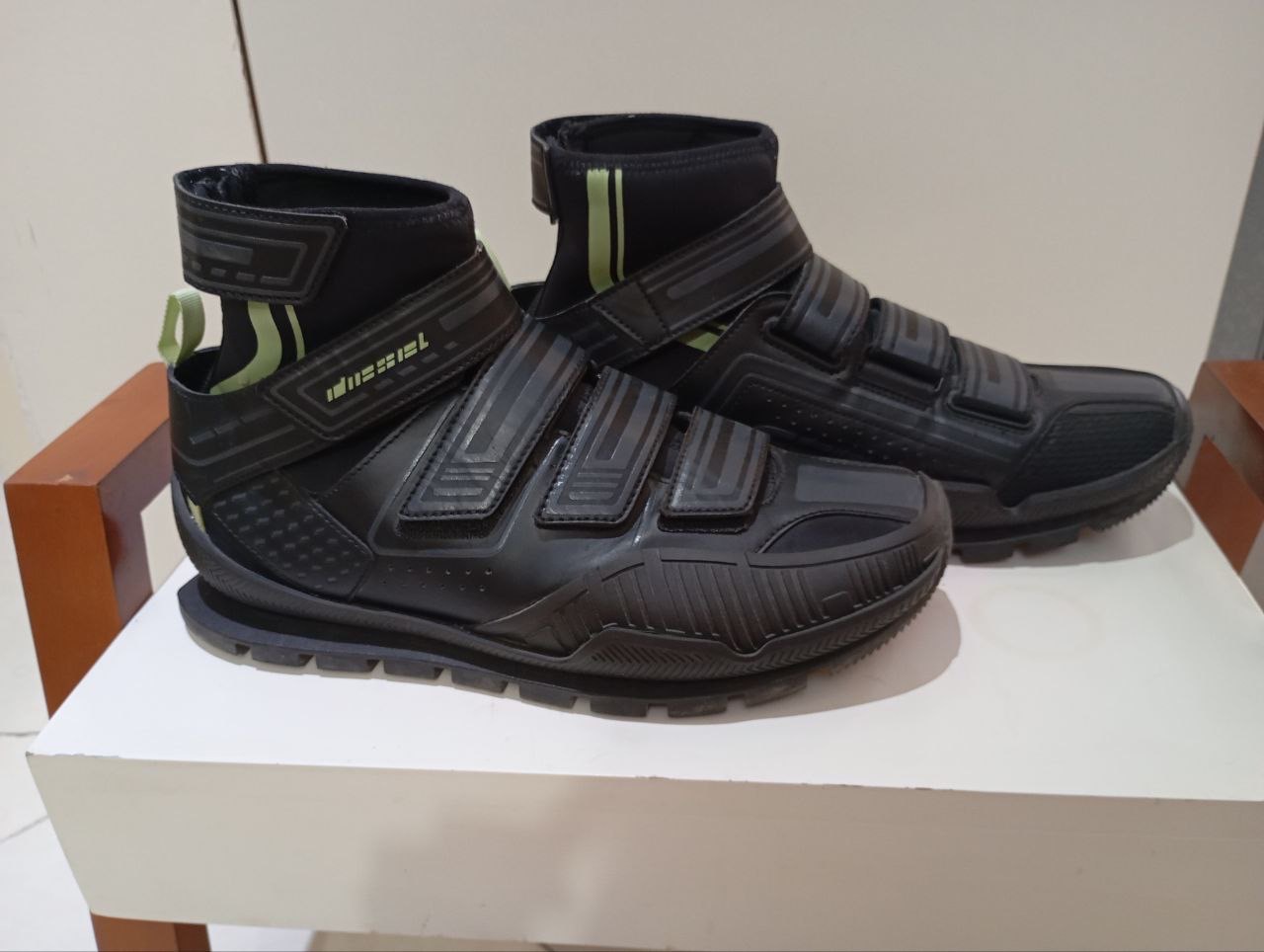 کفش کتانی مردانه دیزل مدل Pendhio Diesel